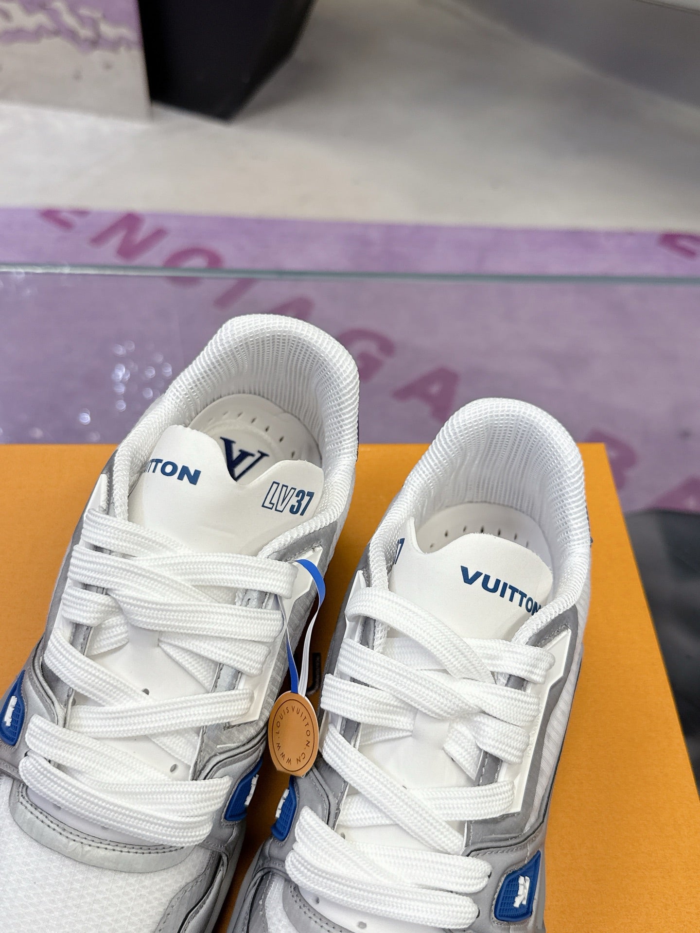 New luxury fashion reflect light  TRAINER Sneakers