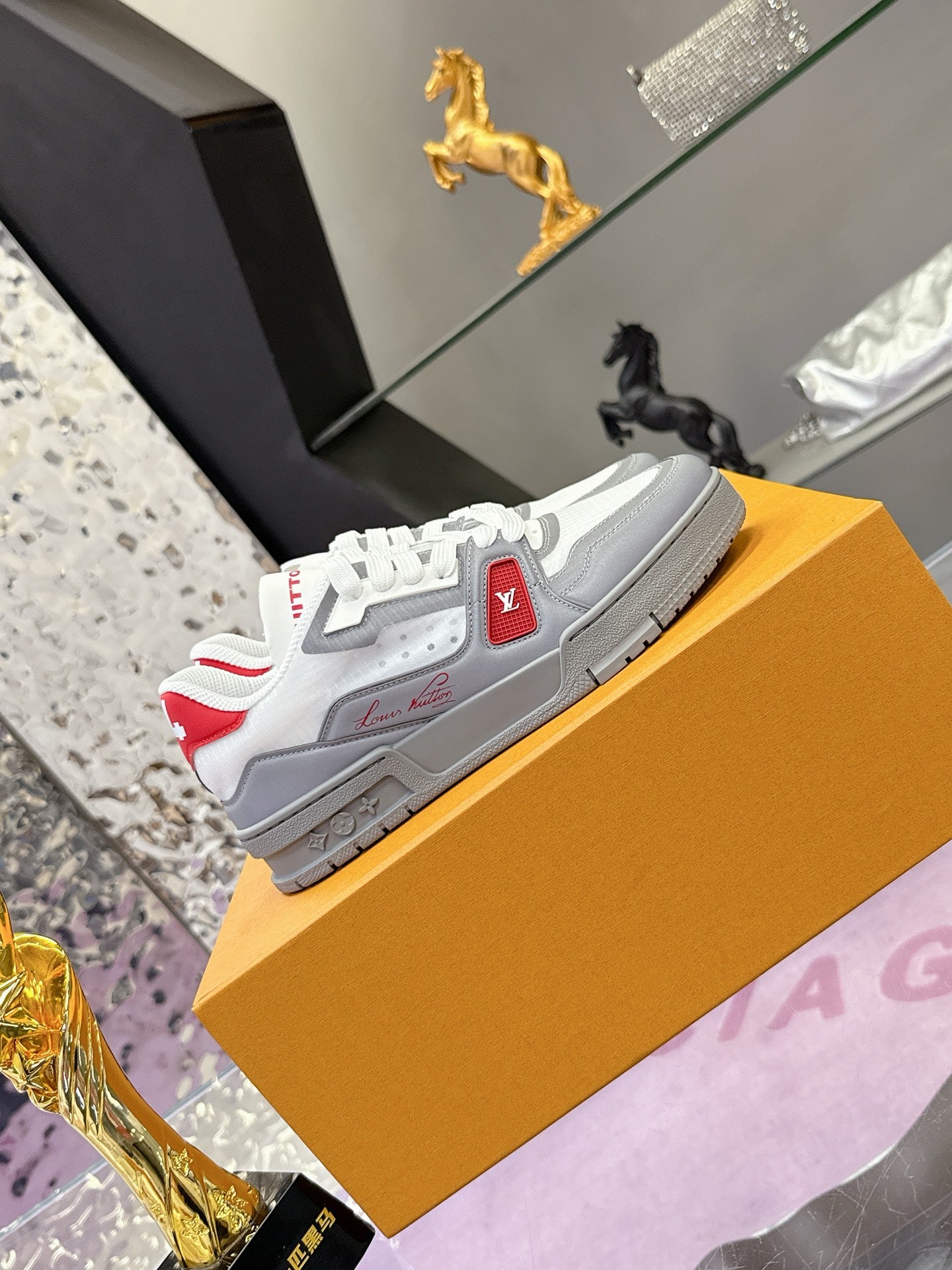 New luxury fashion reflect light  TRAINER Sneakers