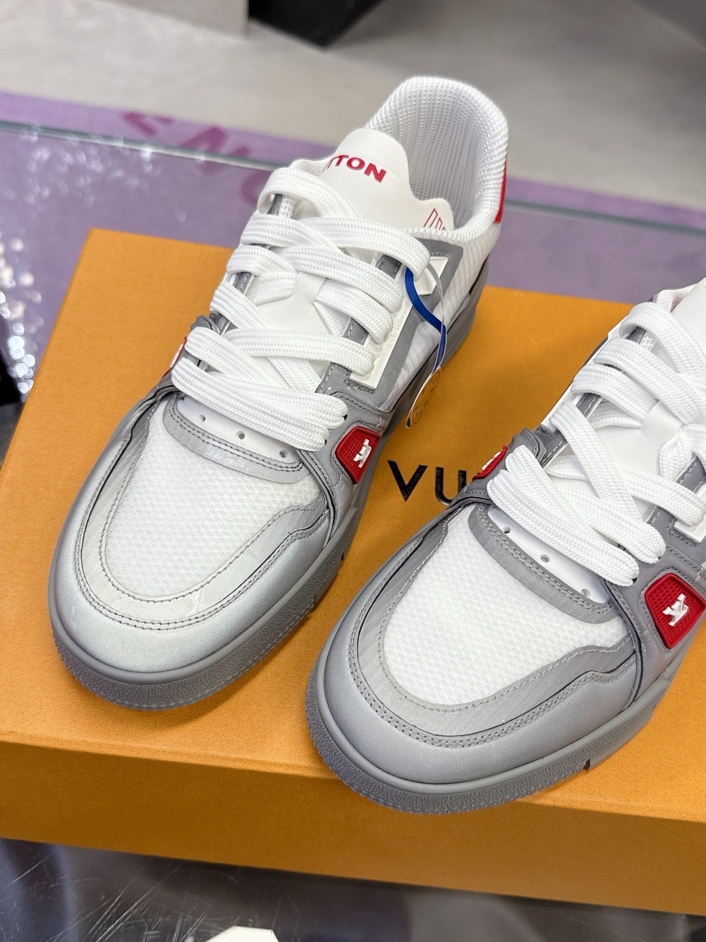 New luxury fashion reflect light  TRAINER Sneakers