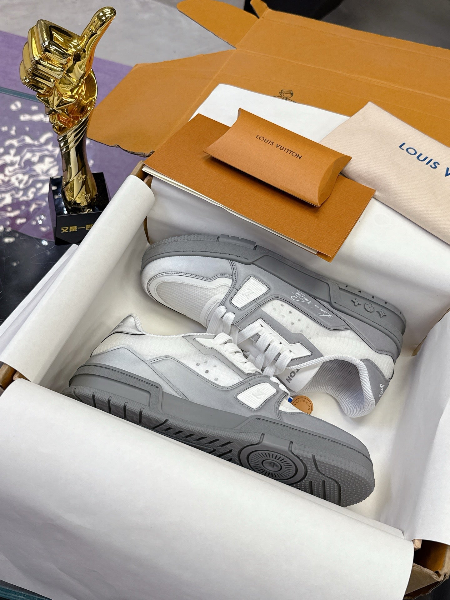 New luxury fashion reflect light  TRAINER Sneakers