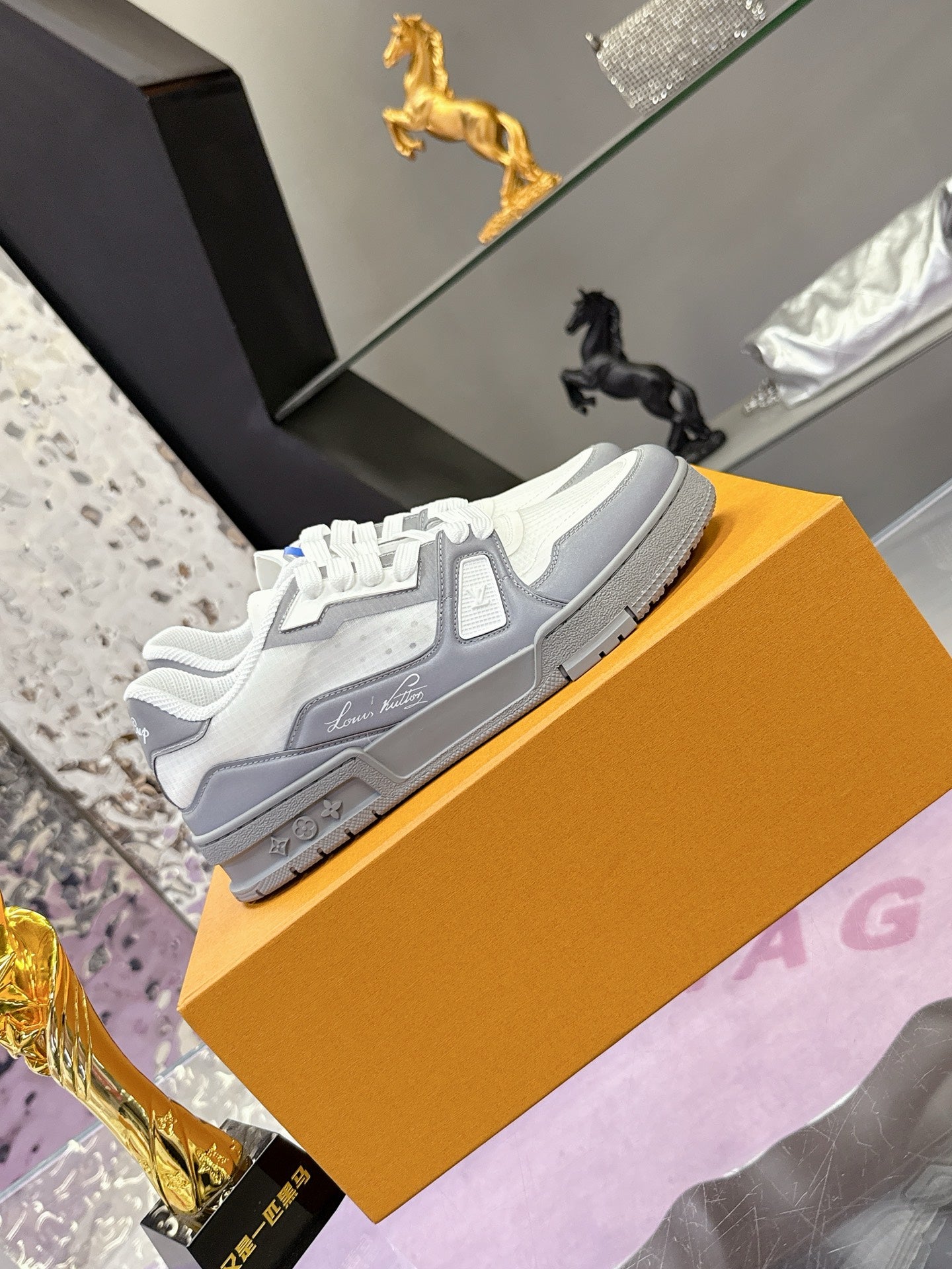 New luxury fashion reflect light  TRAINER Sneakers