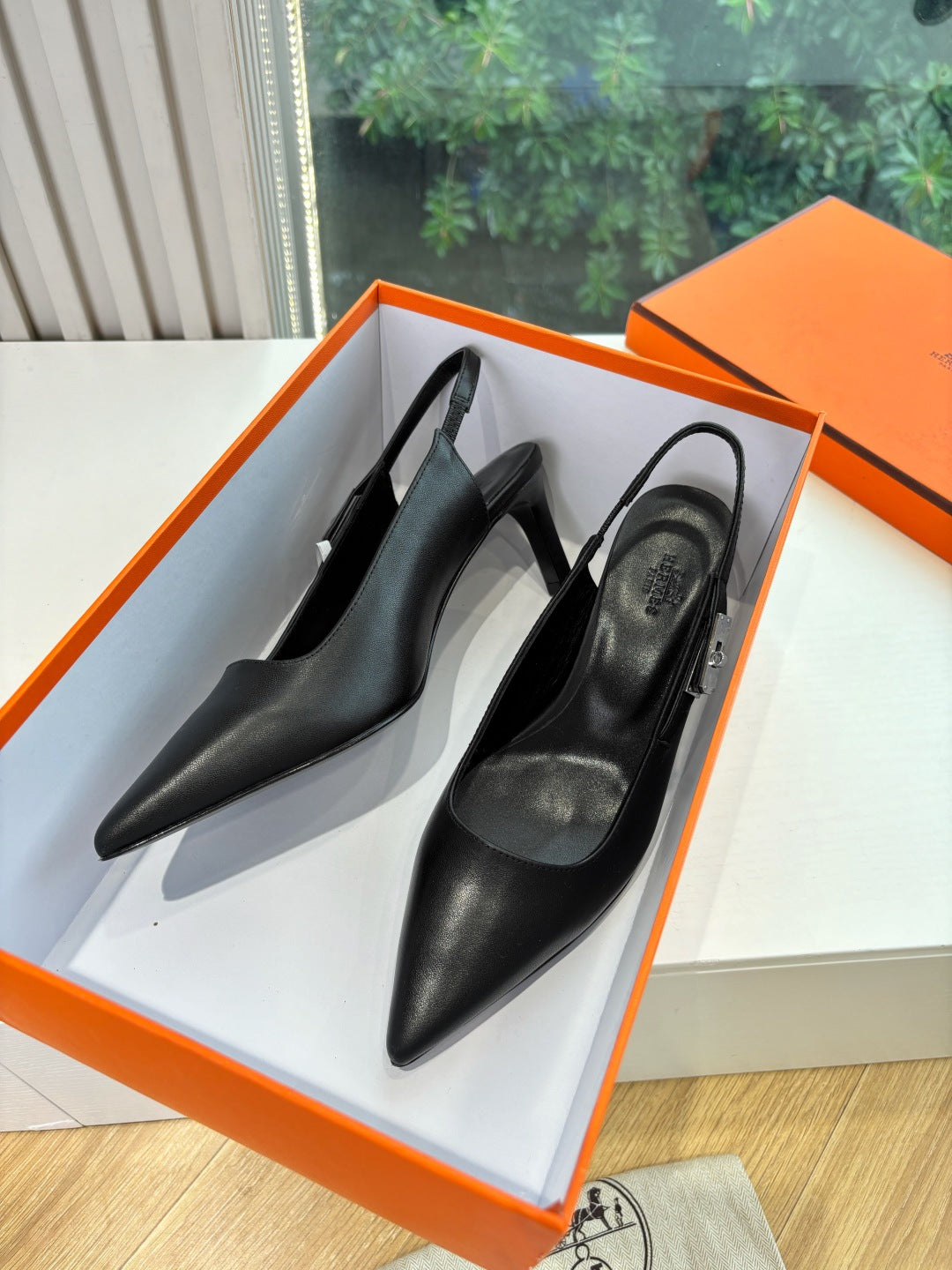 New luxury fashion Kelly  Buckle  Pointed Women's High Heels7CM