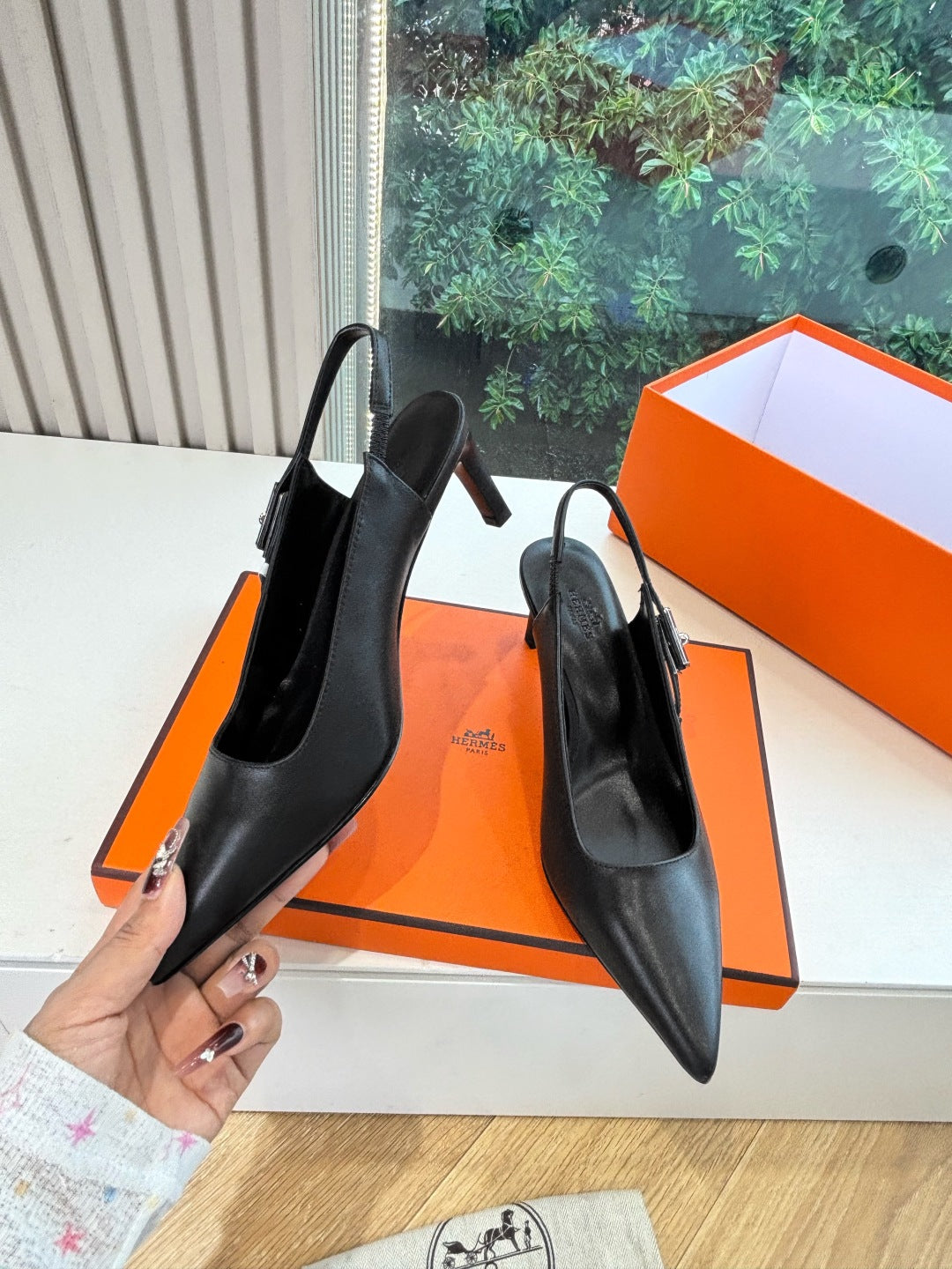 New luxury fashion Kelly  Buckle  Pointed Women's High Heels7CM