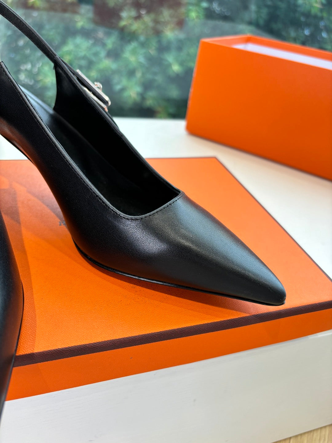 New luxury fashion Kelly  Buckle  Pointed Women's High Heels7CM