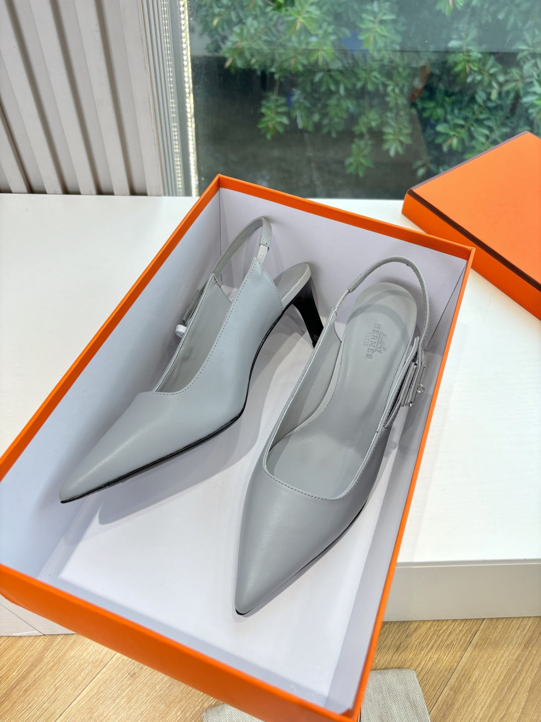New luxury fashion Kelly  Buckle  Pointed Women's High Heels7CM