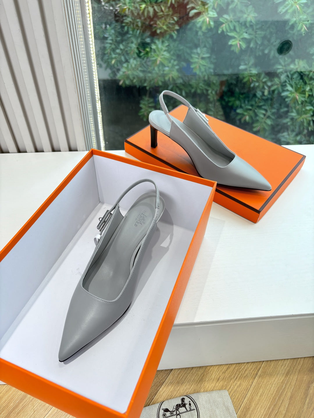 New luxury fashion Kelly  Buckle  Pointed Women's High Heels7CM