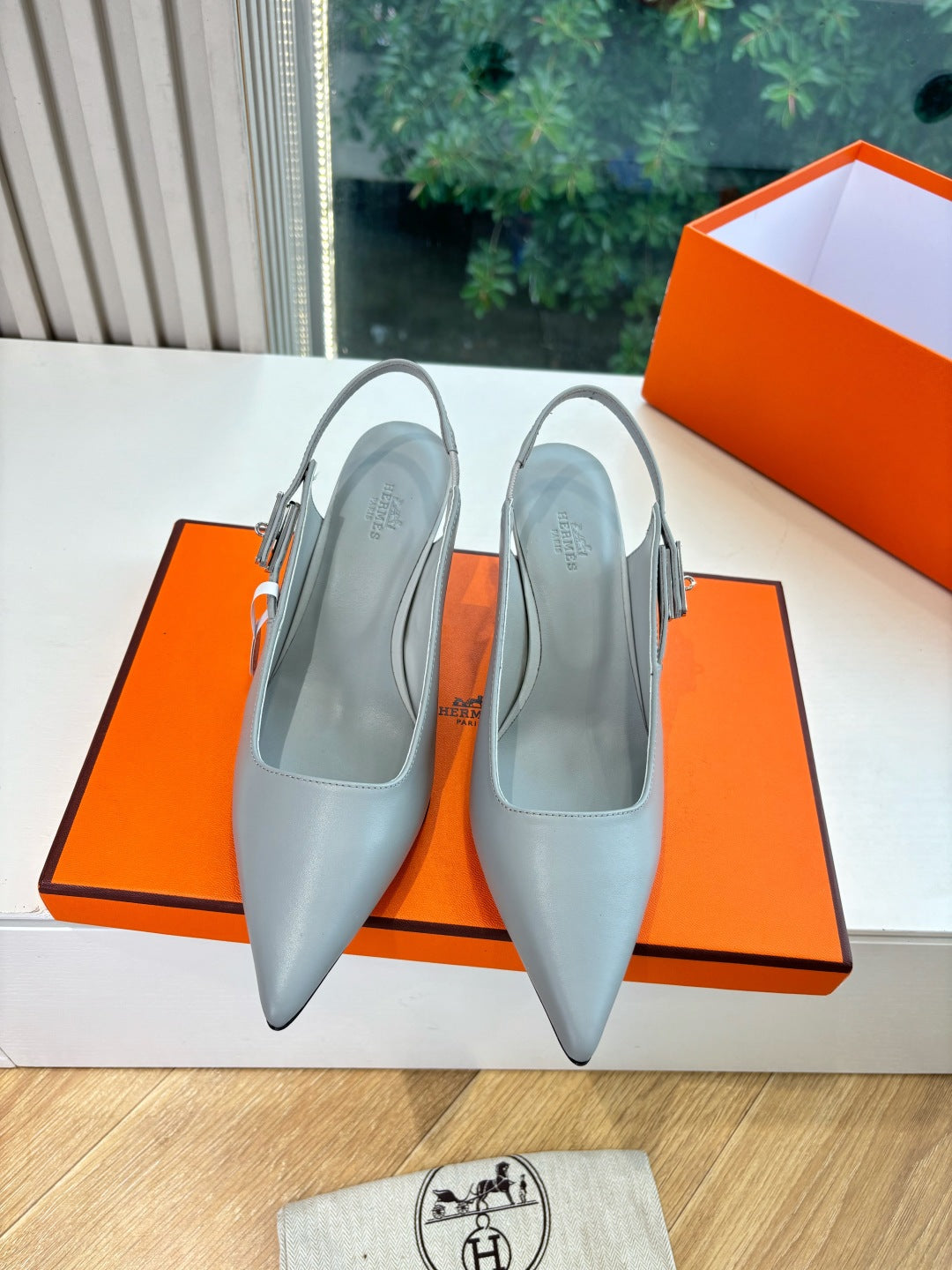 New luxury fashion Kelly  Buckle  Pointed Women's High Heels7CM