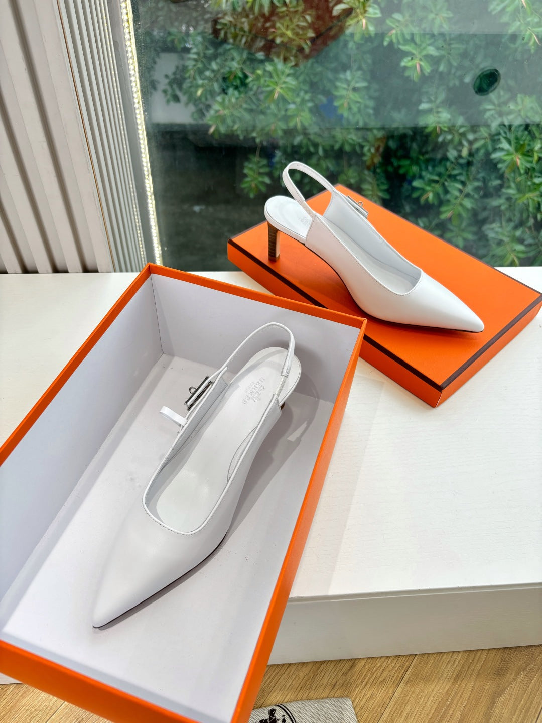 New luxury fashion Kelly  Buckle  Pointed Women's High Heels7CM