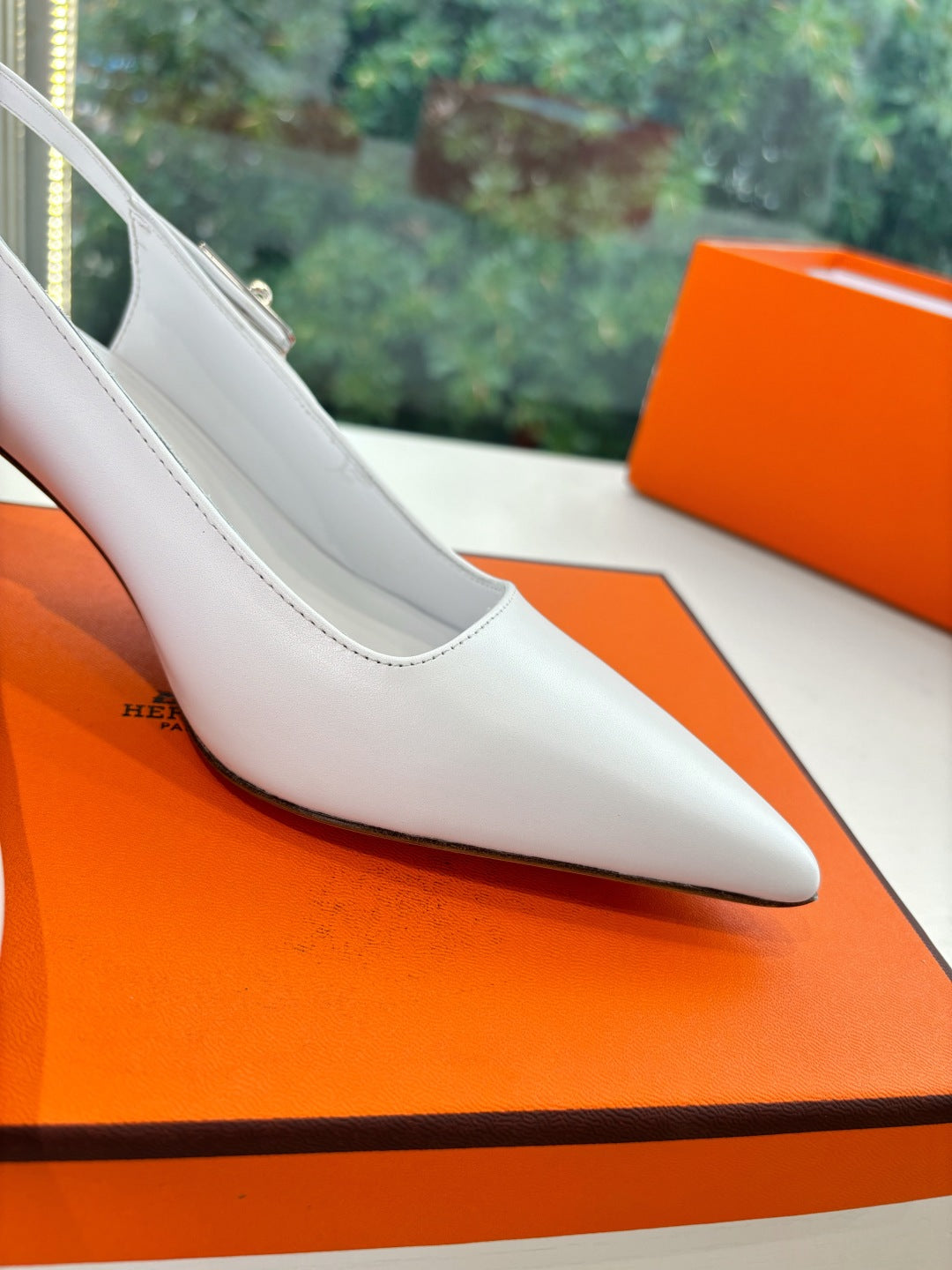 New luxury fashion Kelly  Buckle  Pointed Women's High Heels7CM