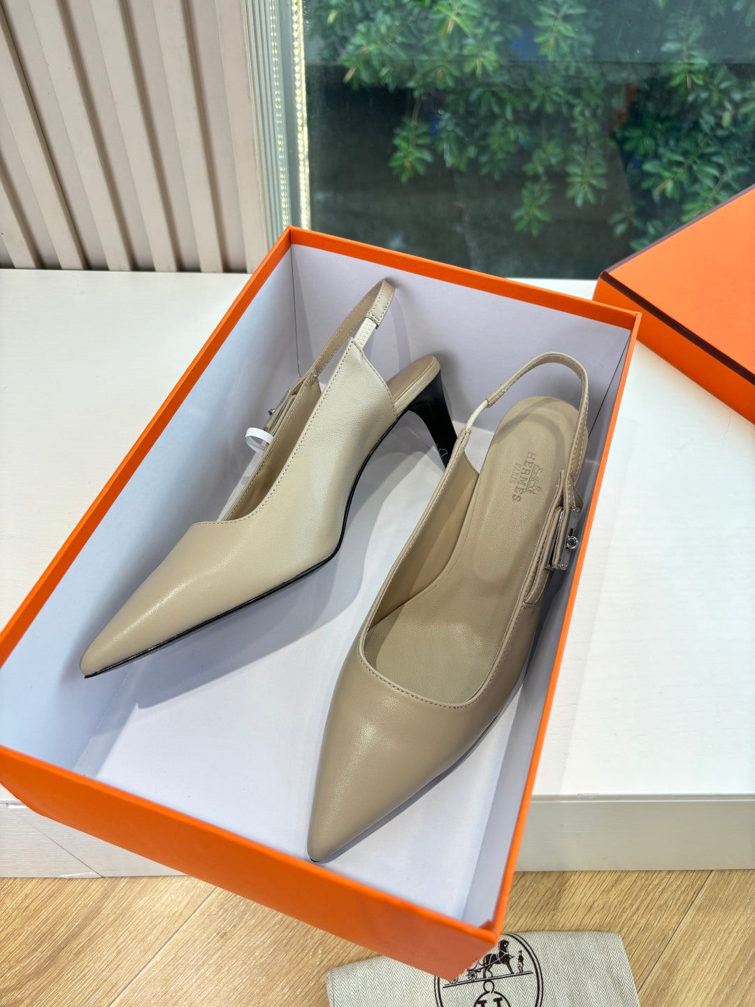 New luxury fashion Kelly  Buckle  Pointed Women's High Heels7CM