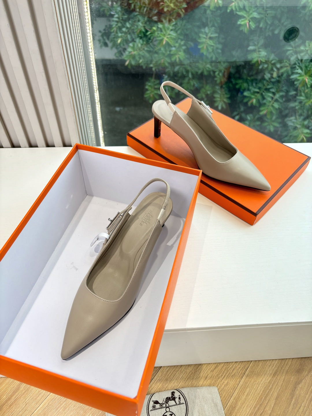 New luxury fashion Kelly  Buckle  Pointed Women's High Heels7CM
