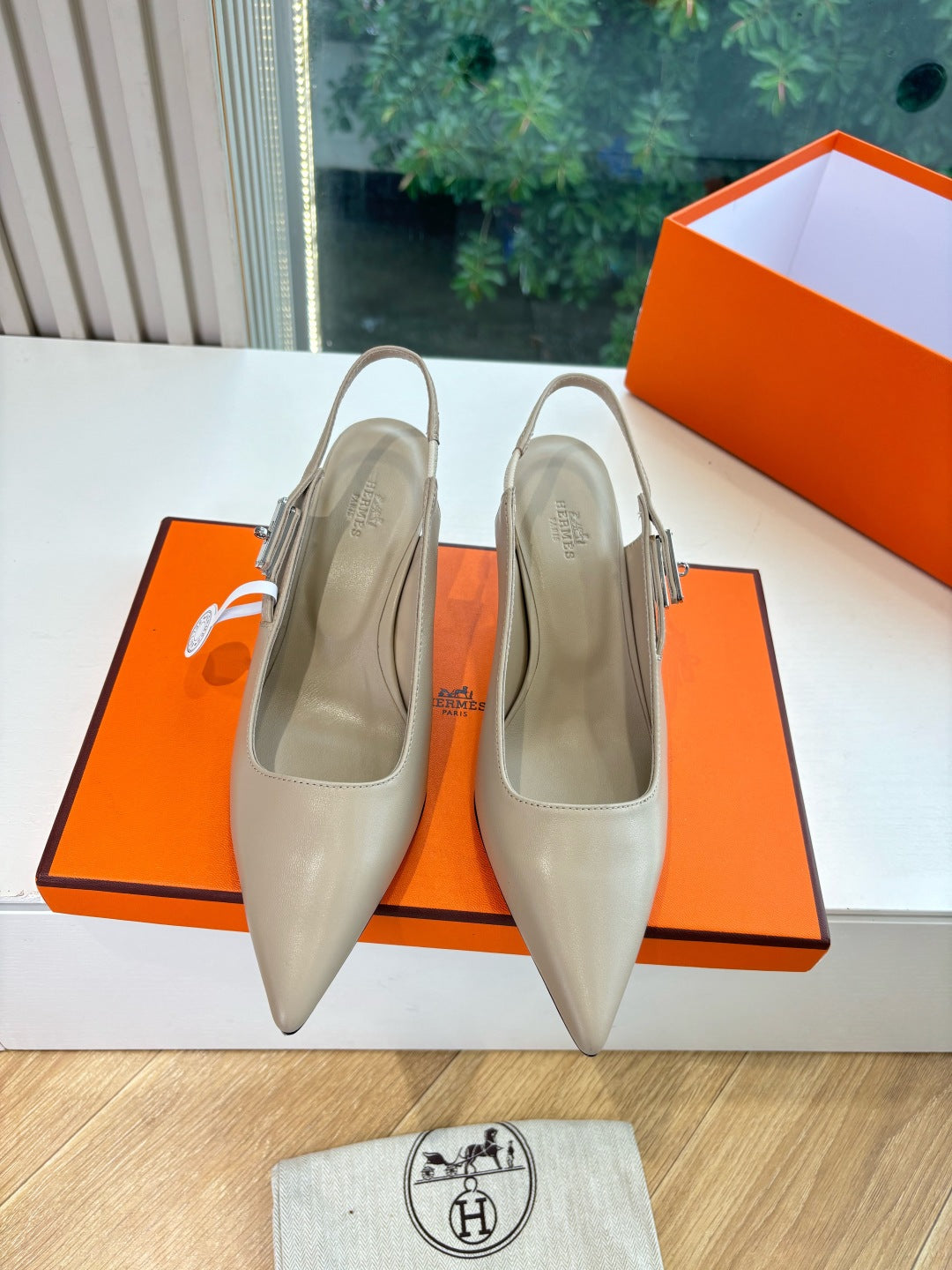 New luxury fashion Kelly  Buckle  Pointed Women's High Heels7CM