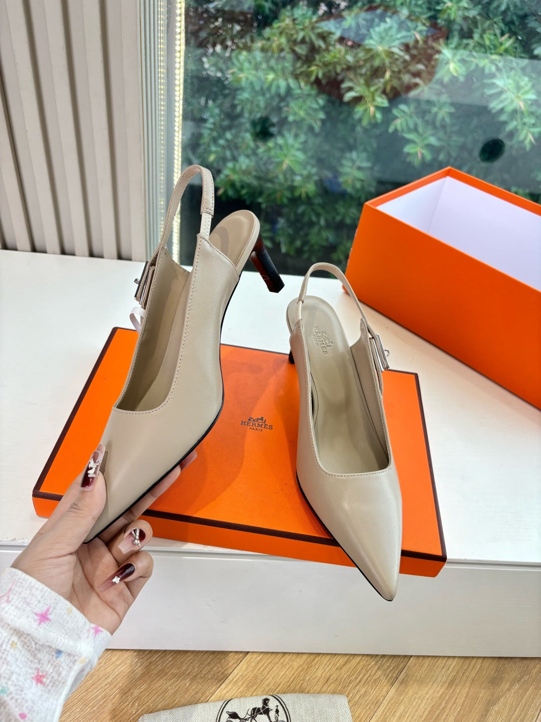 New luxury fashion Kelly  Buckle  Pointed Women's High Heels7CM