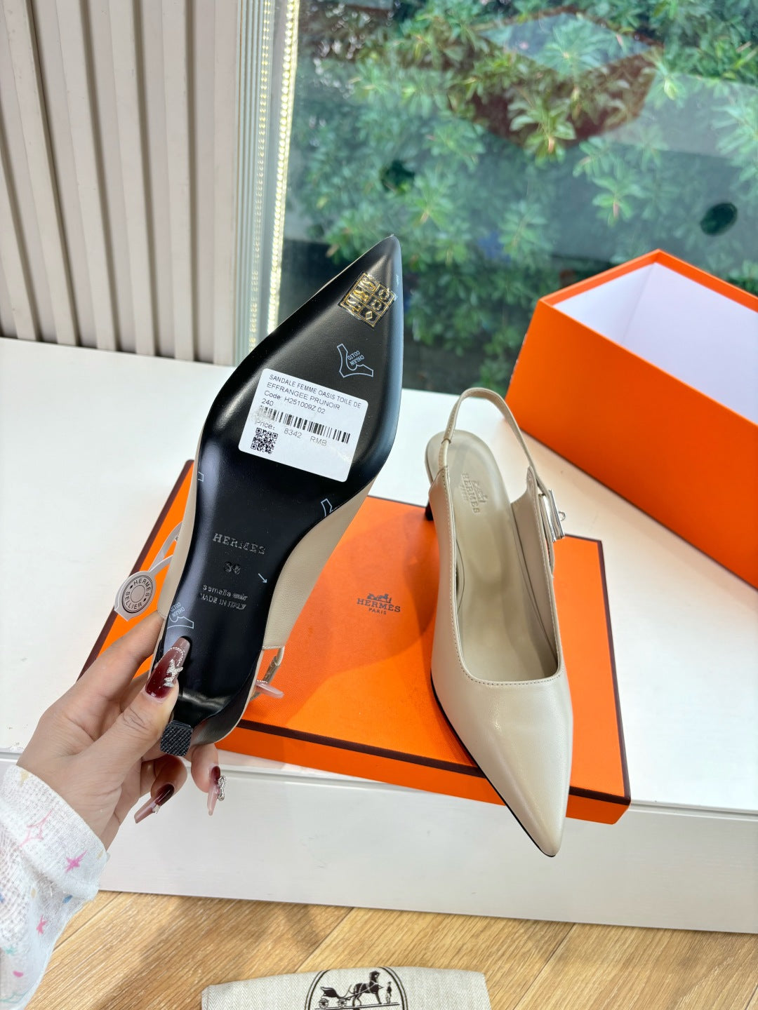 New luxury fashion Kelly  Buckle  Pointed Women's High Heels7CM
