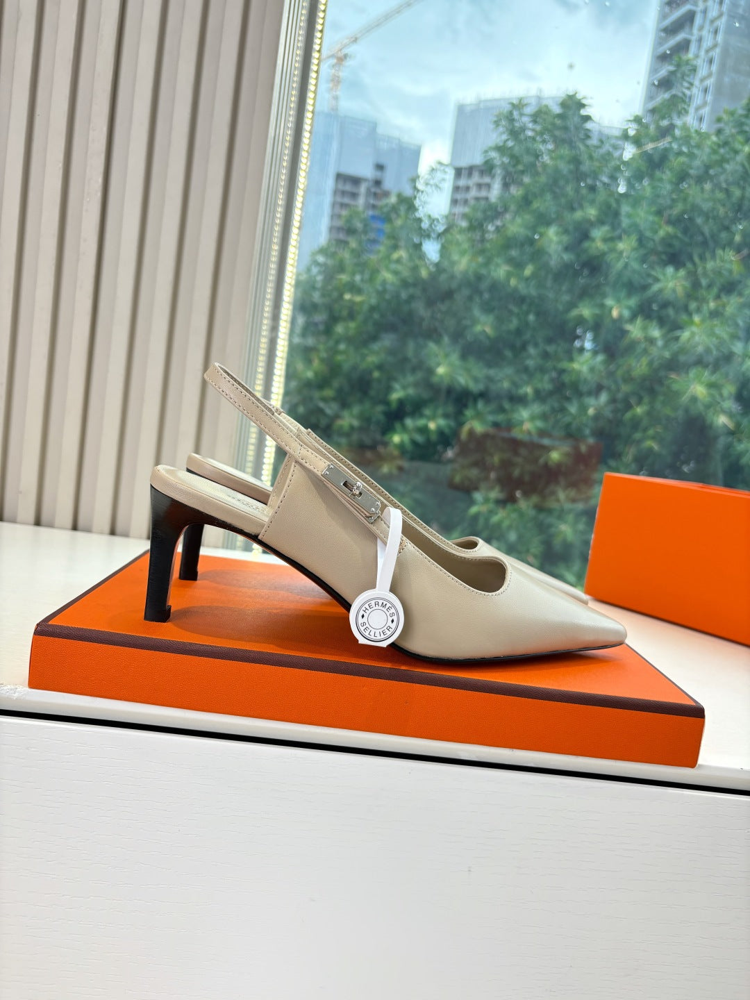 New luxury fashion Kelly  Buckle  Pointed Women's High Heels7CM