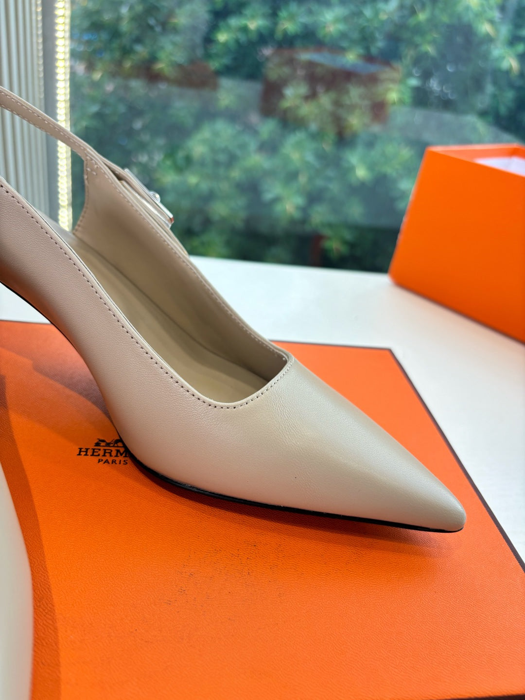 New luxury fashion Kelly  Buckle  Pointed Women's High Heels7CM