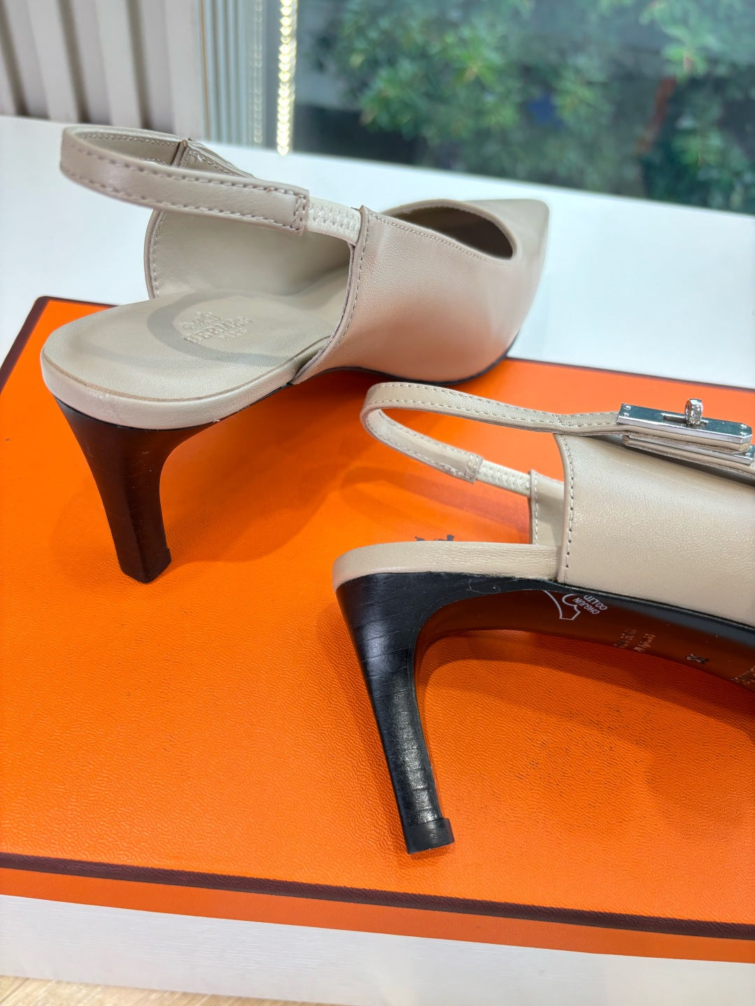 New luxury fashion Kelly  Buckle  Pointed Women's High Heels7CM
