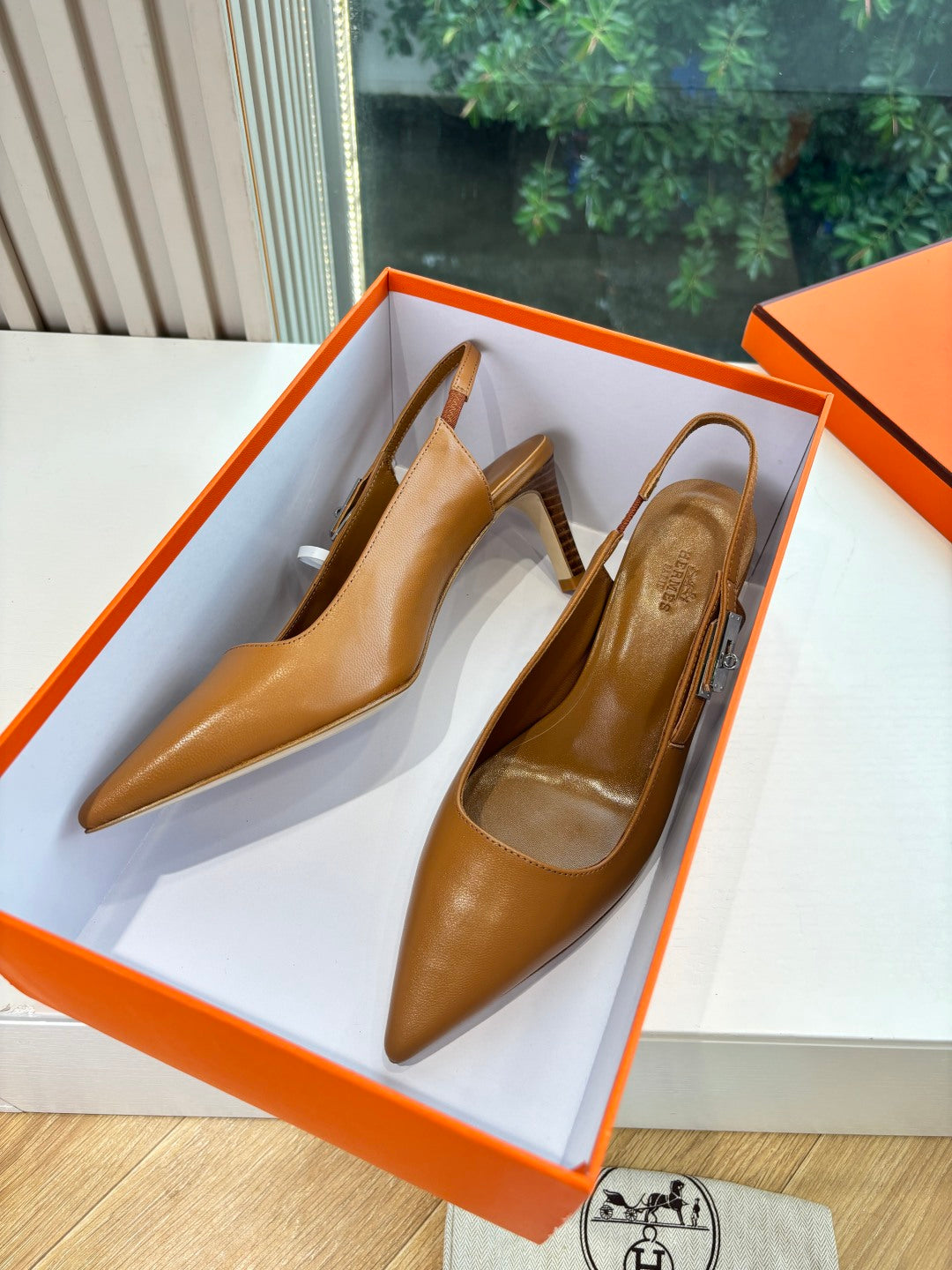 New luxury fashion Kelly  Buckle  Pointed Women's High Heels7CM