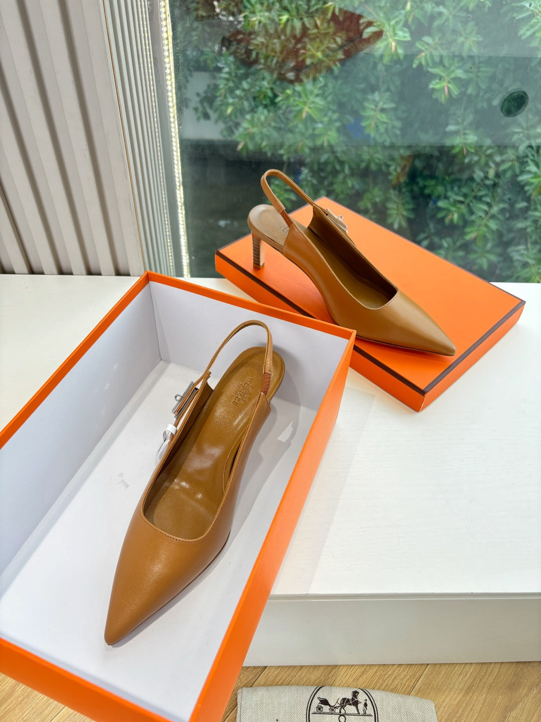 New luxury fashion Kelly  Buckle  Pointed Women's High Heels7CM