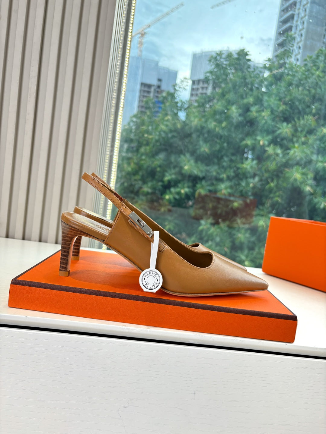 New luxury fashion Kelly  Buckle  Pointed Women's High Heels7CM