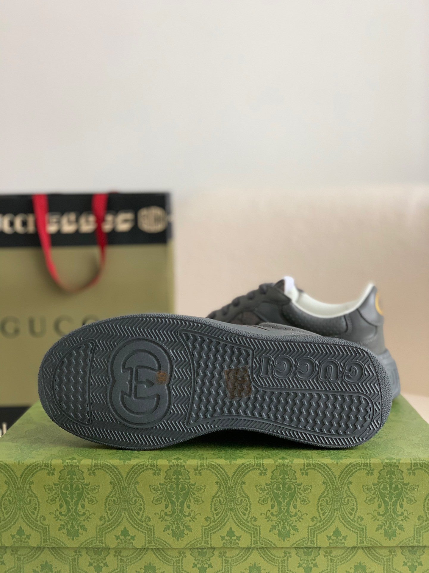 New  luxury fashion Sneakers Cowhide