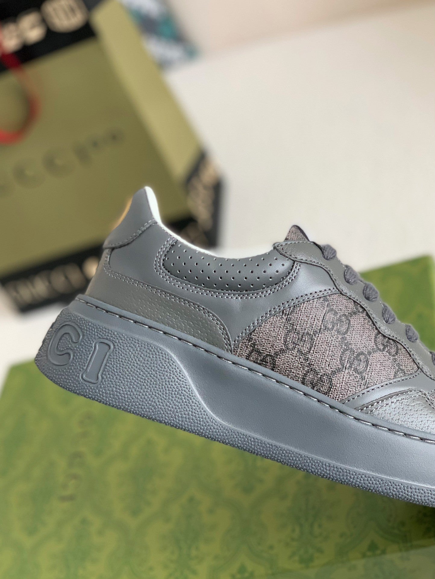 New  luxury fashion Sneakers Cowhide