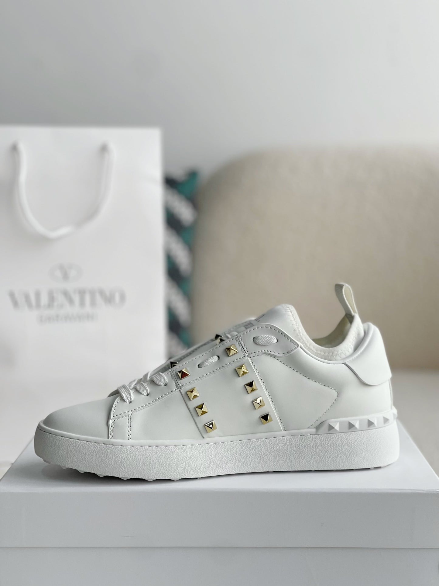 New Fashion One Stud Sneakers