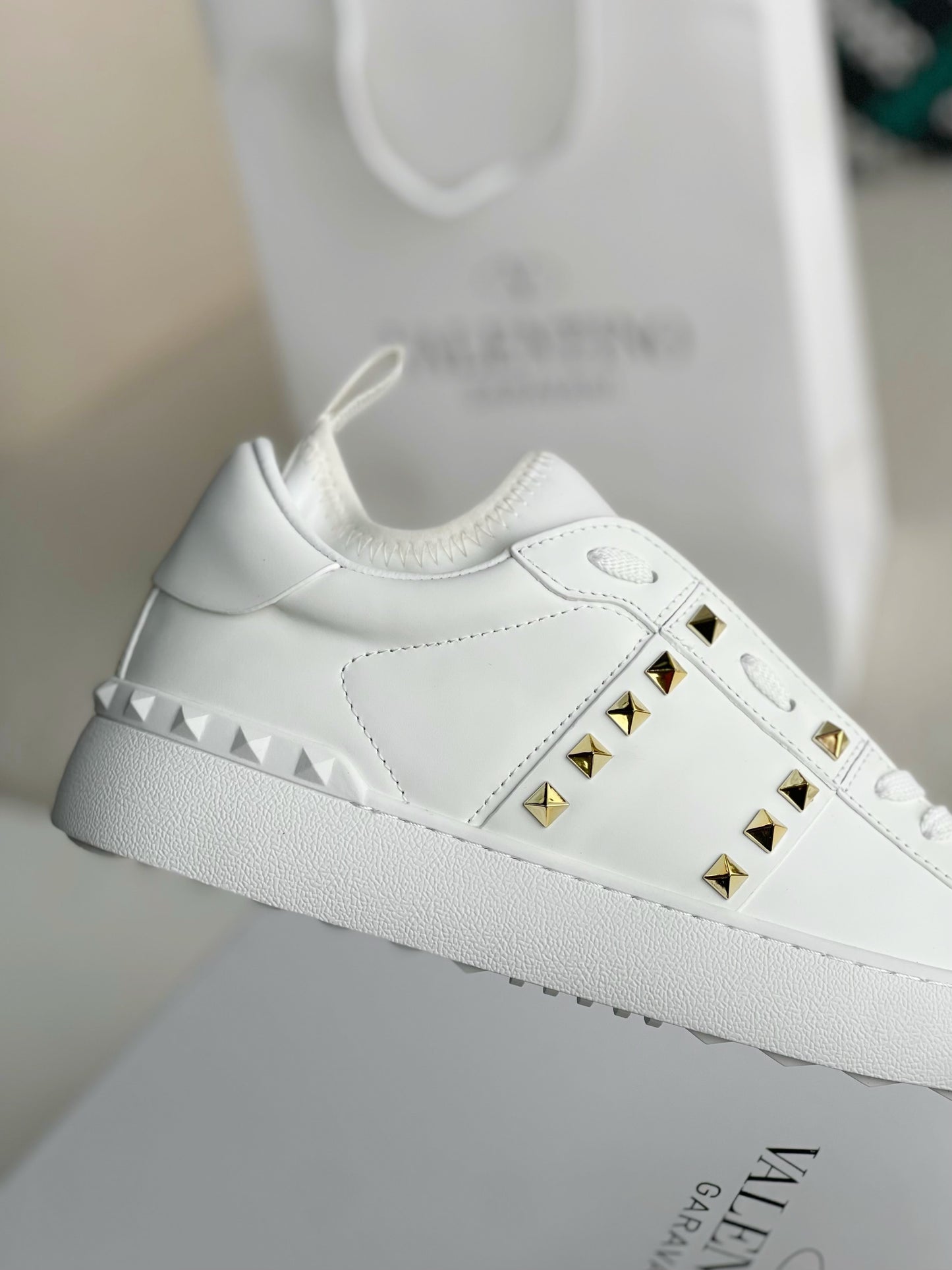 New Fashion One Stud Sneakers