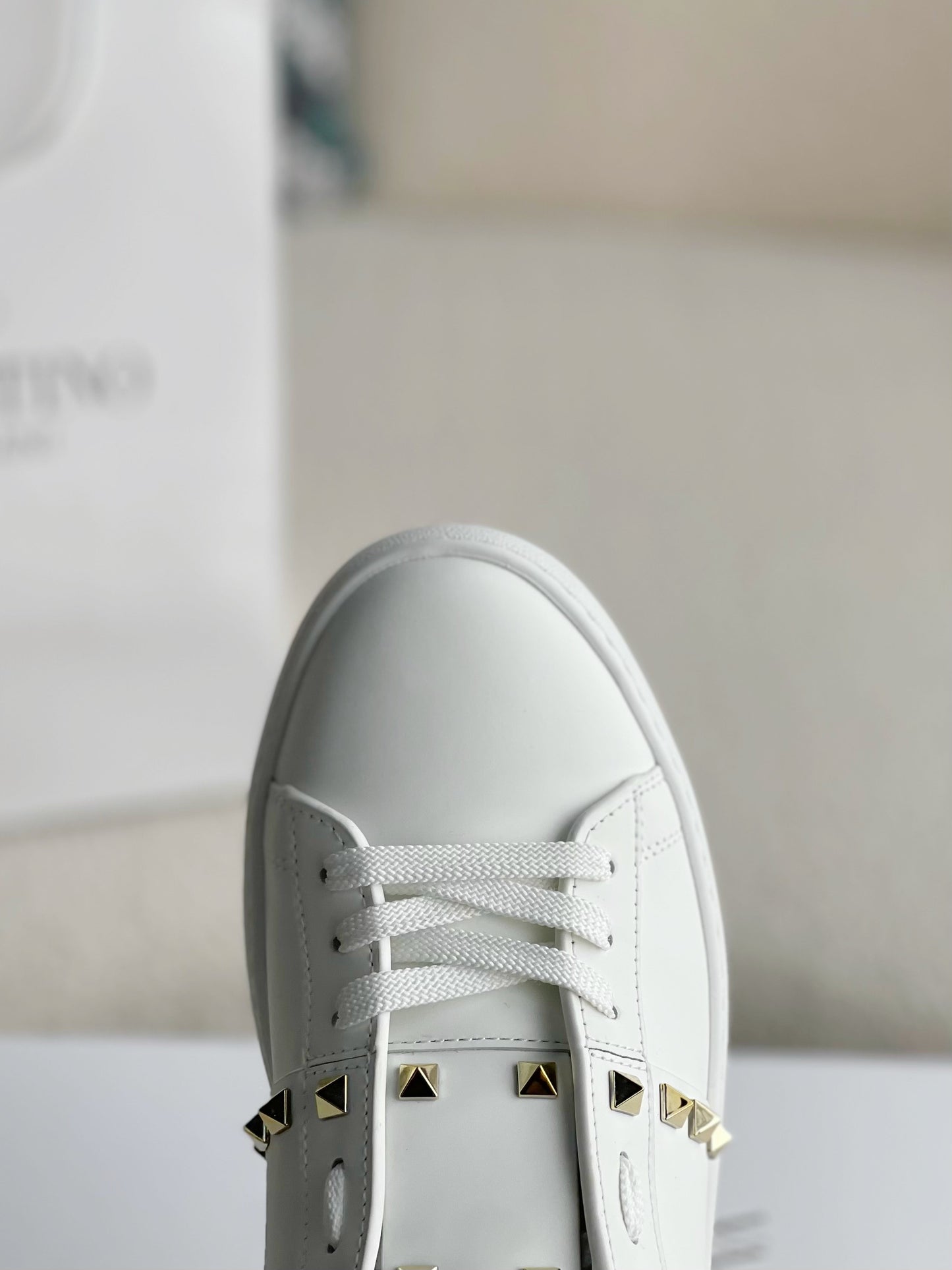 New Fashion One Stud Sneakers