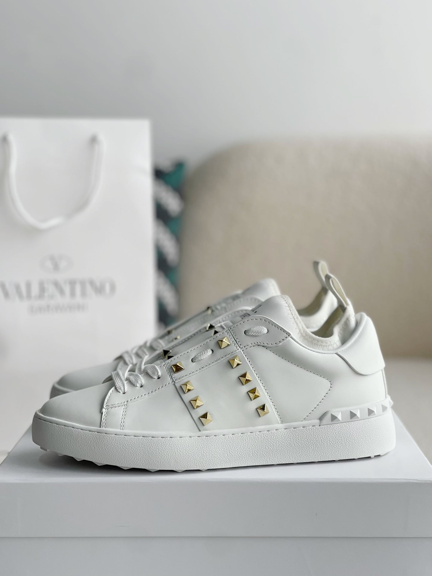 New Fashion One Stud Sneakers