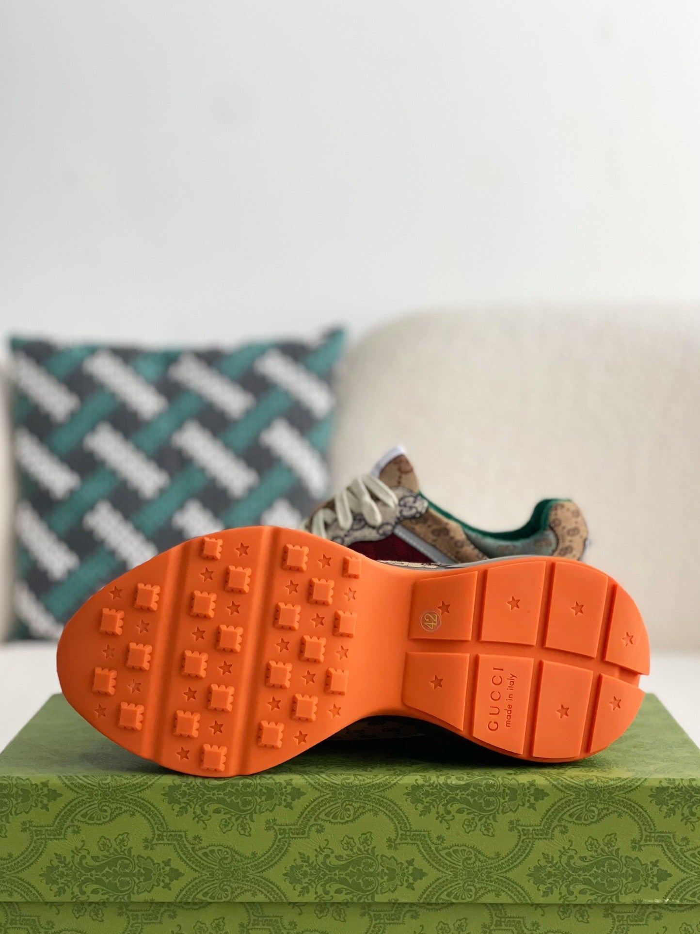 New luxury fashion Rhyton Sneakers