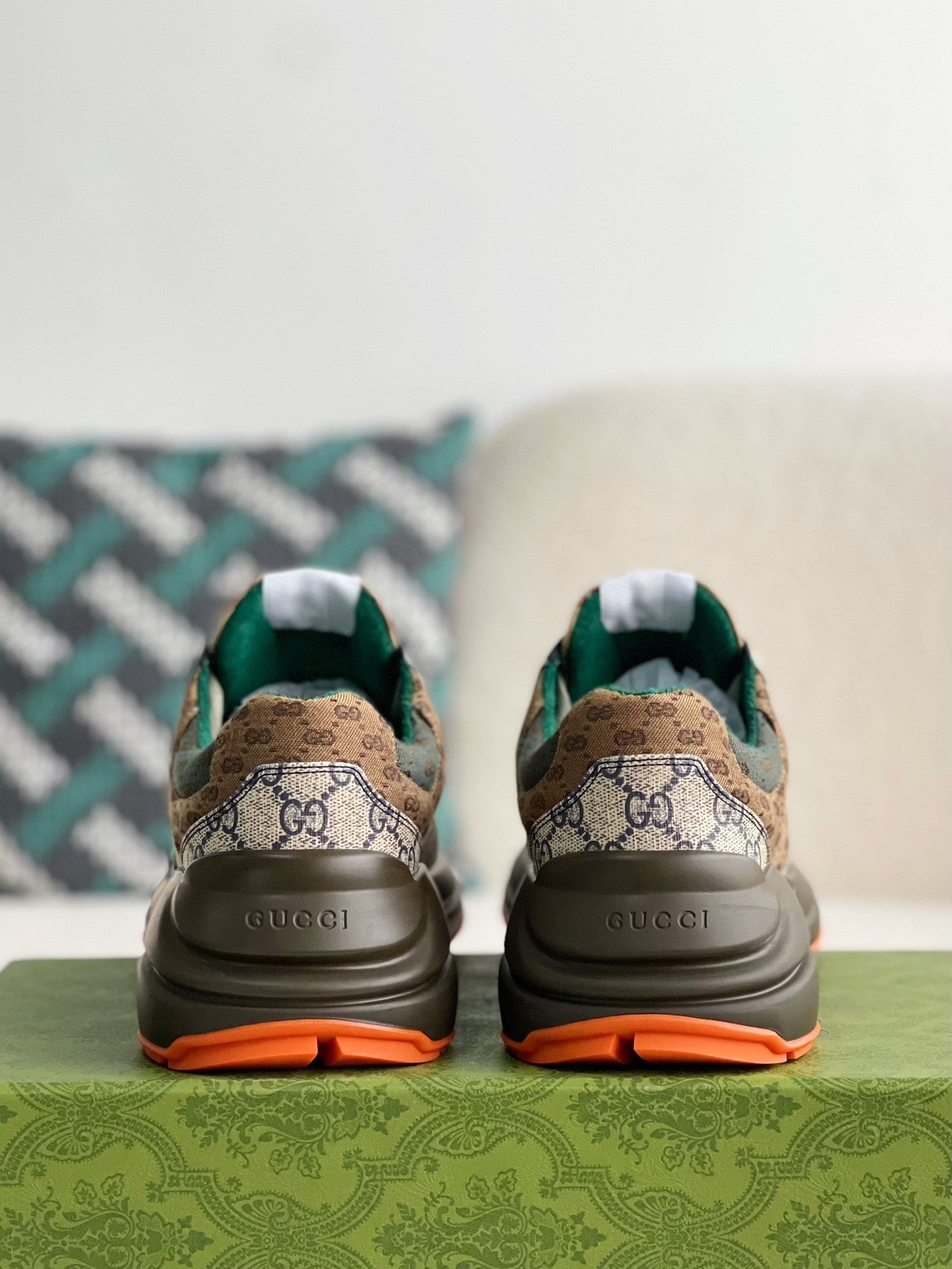New luxury fashion Rhyton Sneakers
