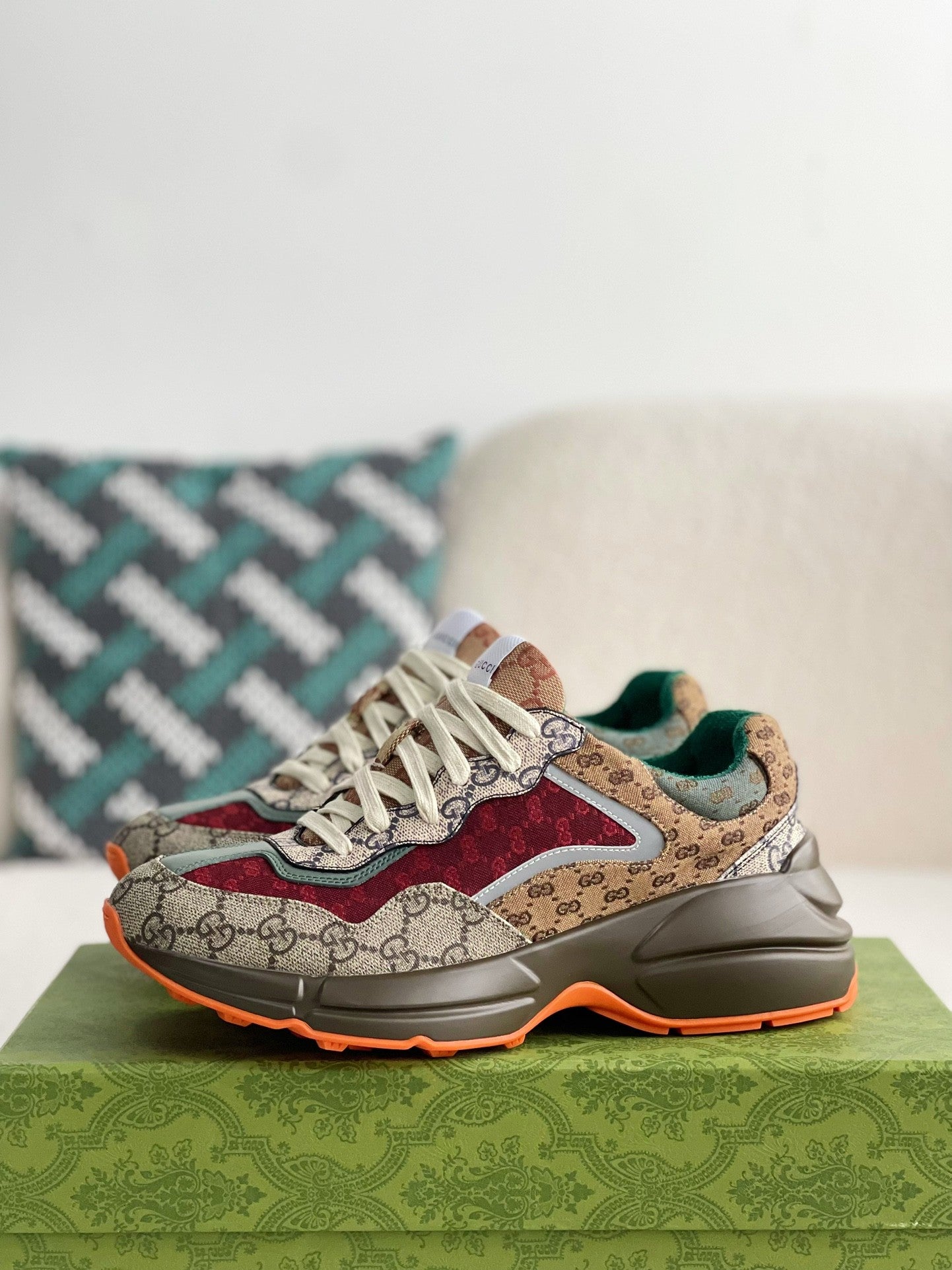 New luxury fashion Rhyton Sneakers