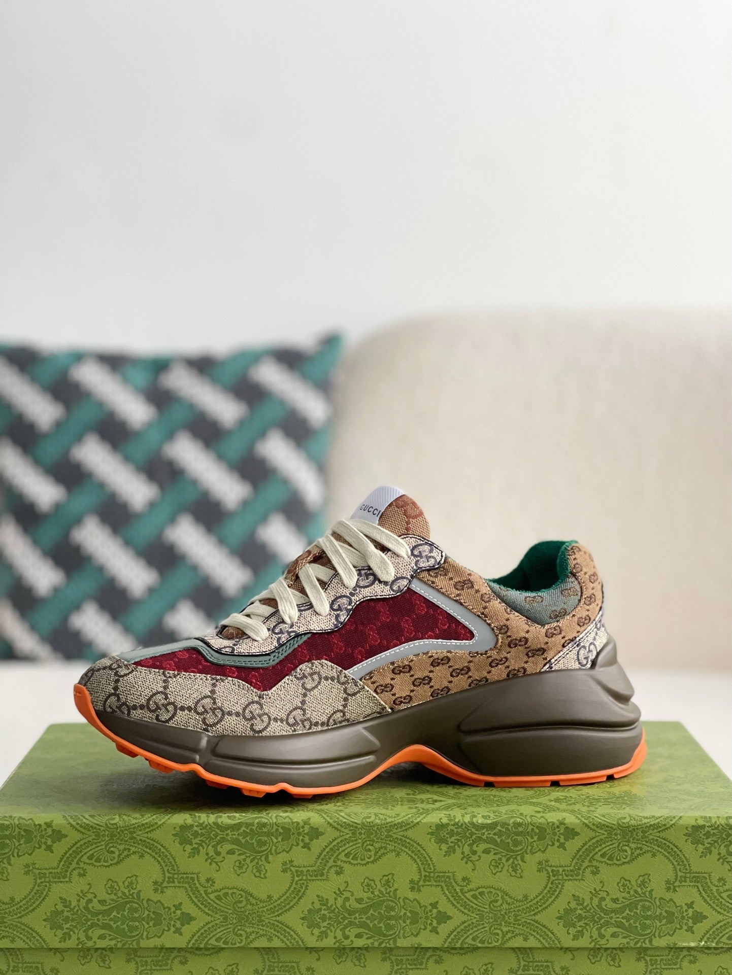 New luxury fashion Rhyton Sneakers