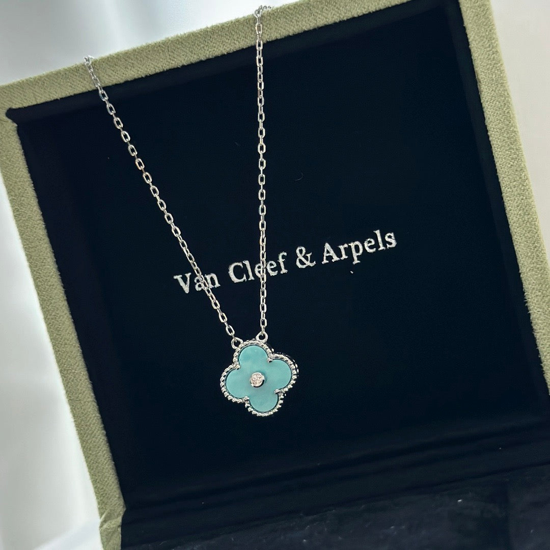 18K Gold V&CA Van Cle1ef Necklace 18K Gold Four Leaf Clover Necklace For Women - Fashion Boutique