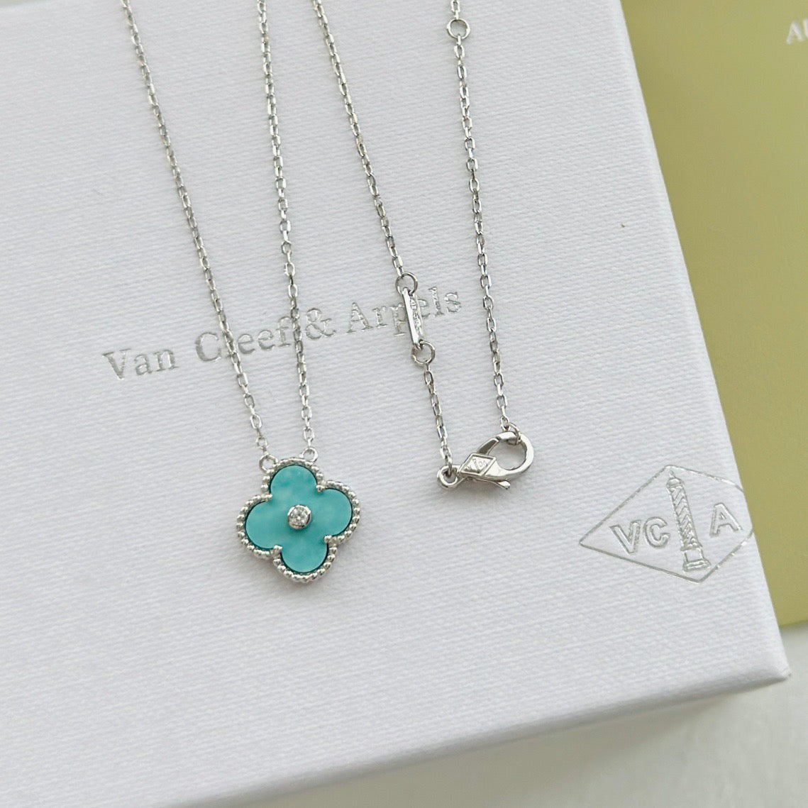 18K Gold V&CA Van Cle1ef Necklace 18K Gold Four Leaf Clover Necklace For Women - Fashion Boutique