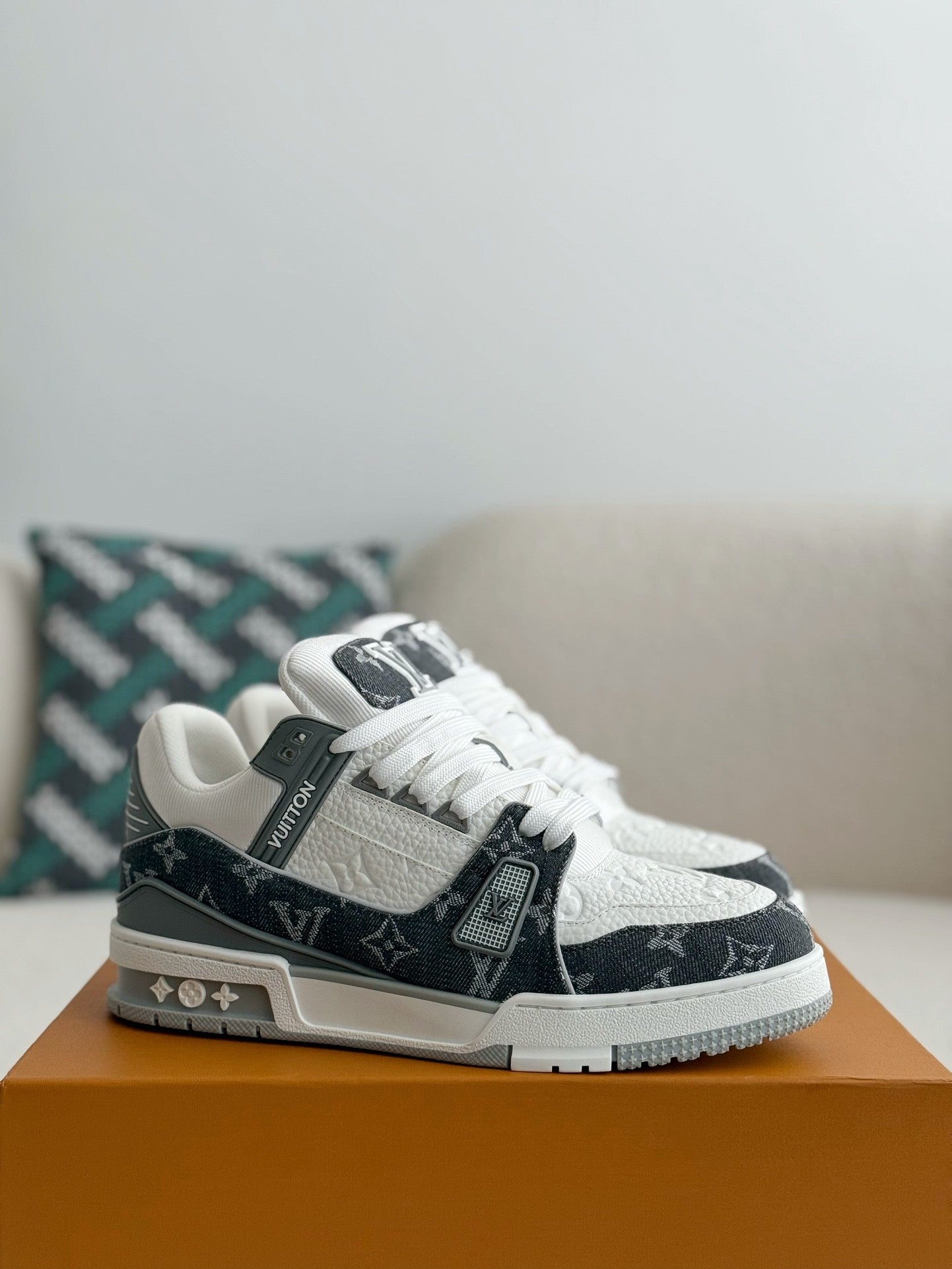 New luxury fashion TRAINER Sneakers