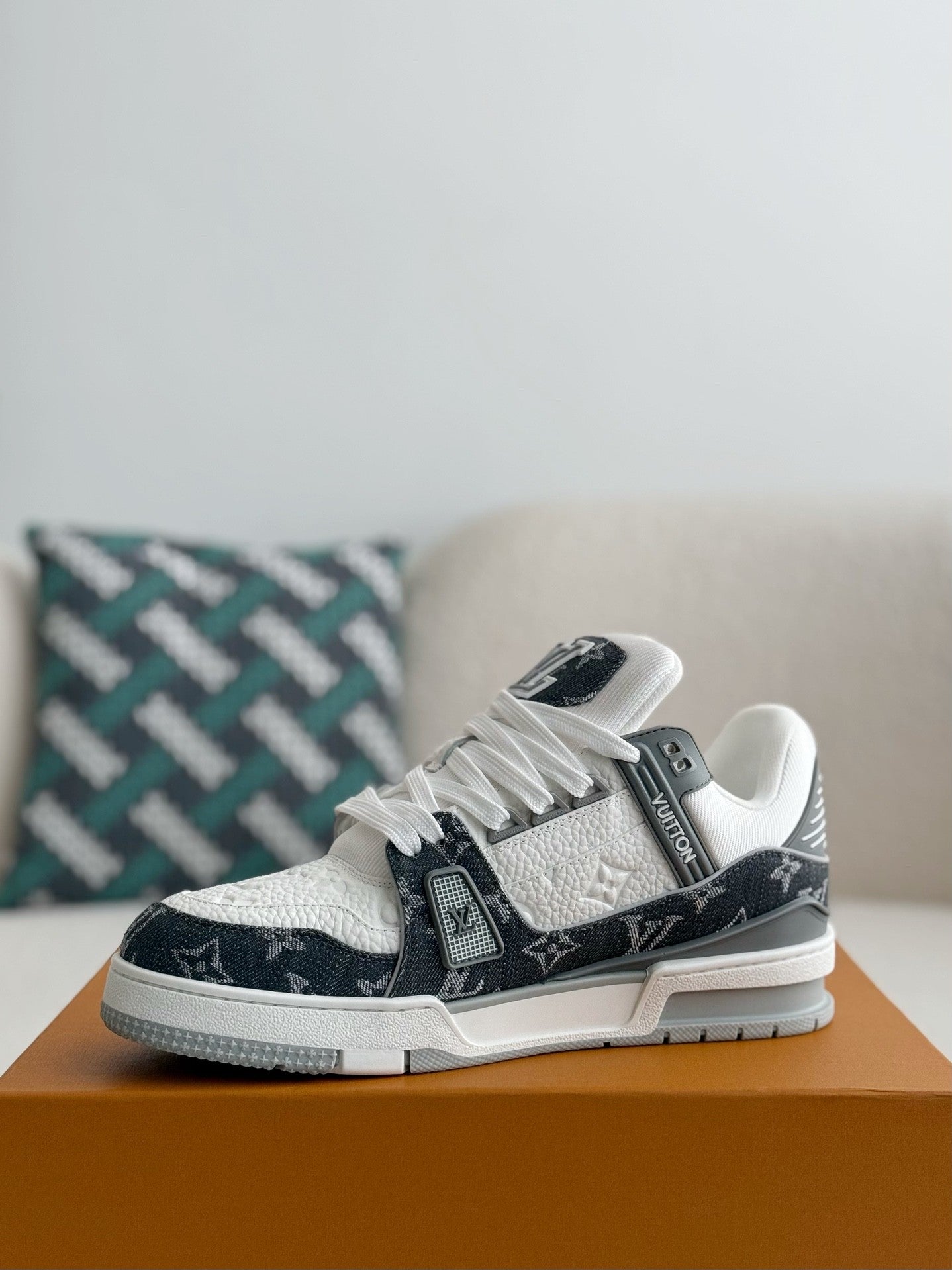 New luxury fashion TRAINER Sneakers
