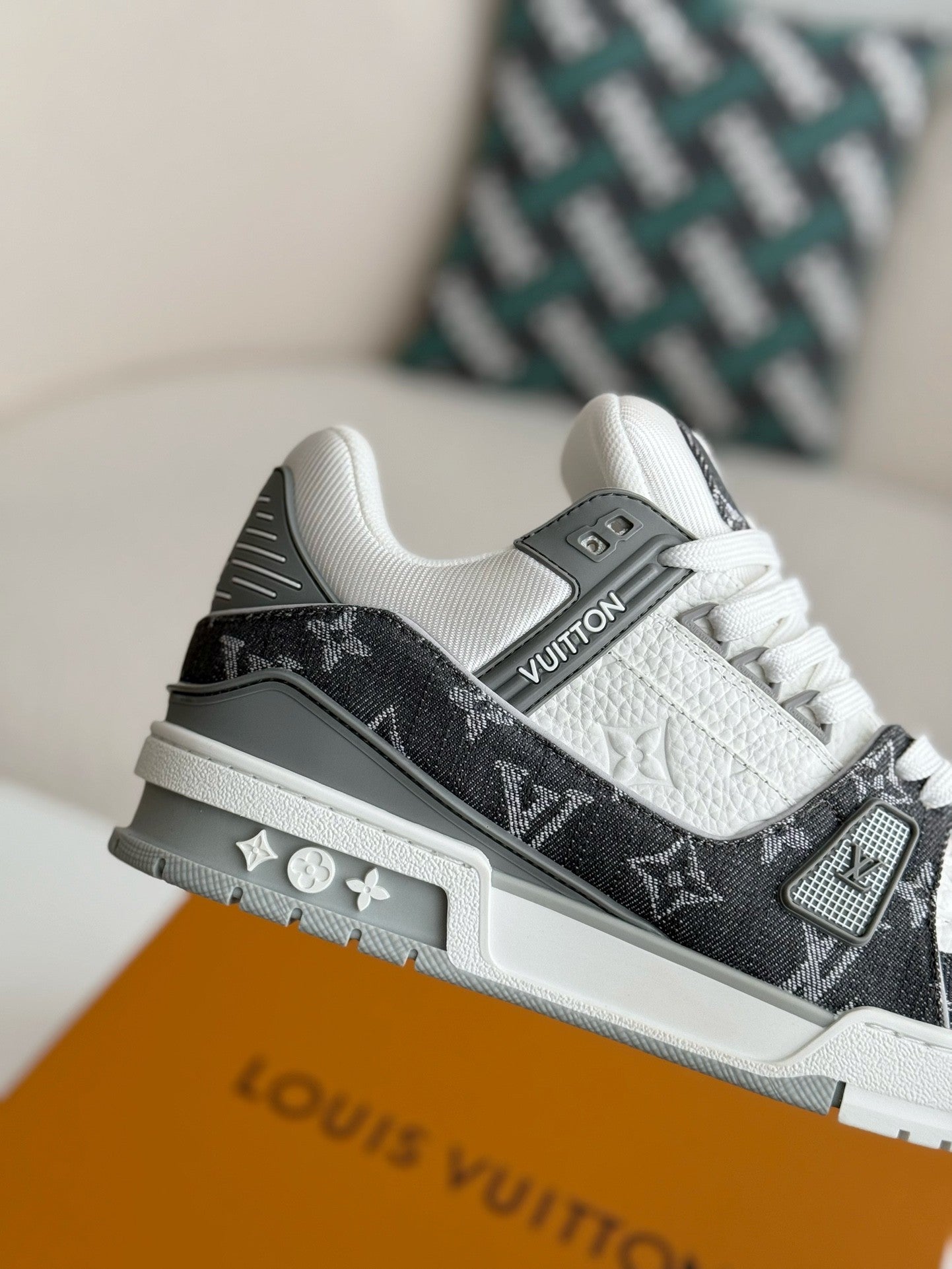 New luxury fashion TRAINER Sneakers