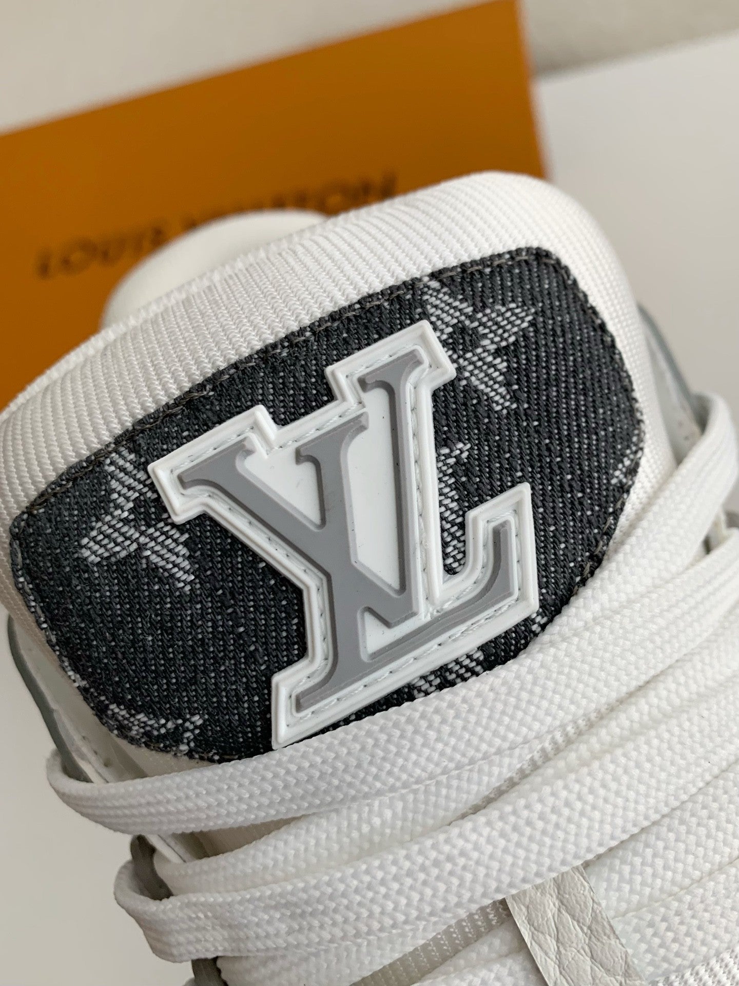 New luxury fashion TRAINER Sneakers
