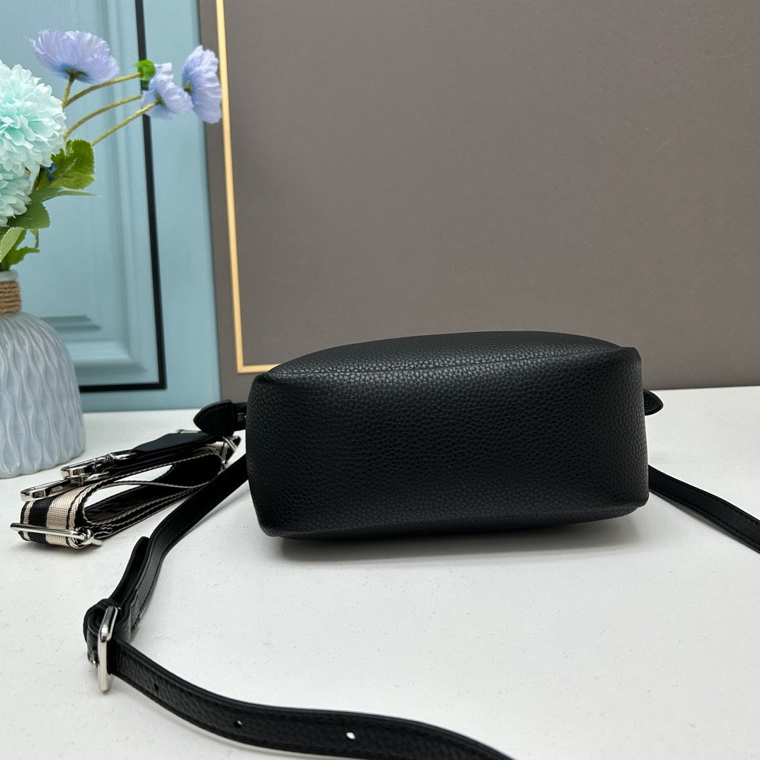2024 New Large Capacity Premium Light Luxury Work Commuter Shoulder Bag - Fashion Boutique