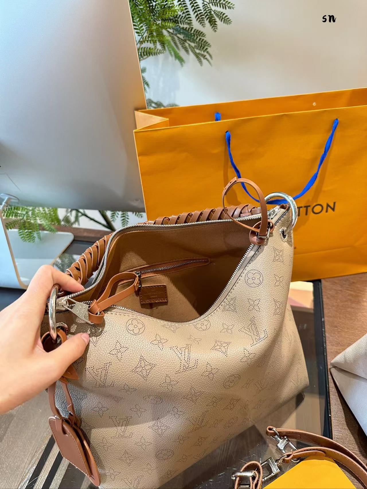 New BEAUBOURG HOBO Women's One Shoulder Handbag - Fashion Boutique