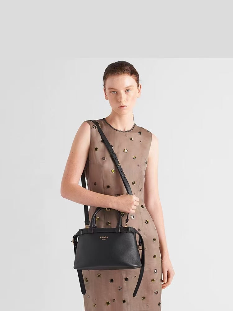 2024 New Classic Style Versatile Women's Bag Solid Color Leather Handheld Single Shoulder Crossbody Bag - Fashion Boutique