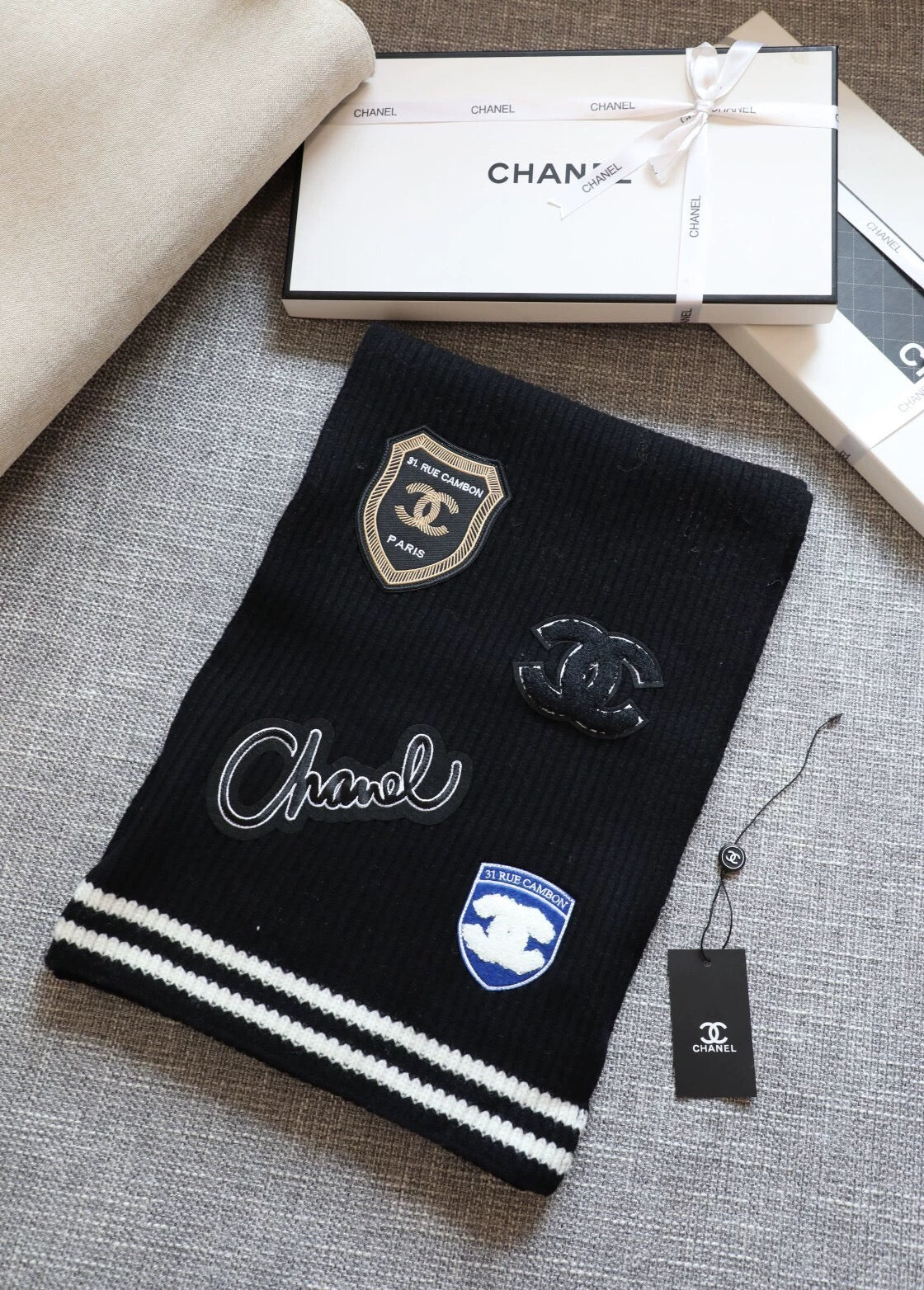 New Double C College Style Men's and Women's Badge Knitted Scarf Hat Classic Small Fragrant Style Cashmere Shawl Neck with Box