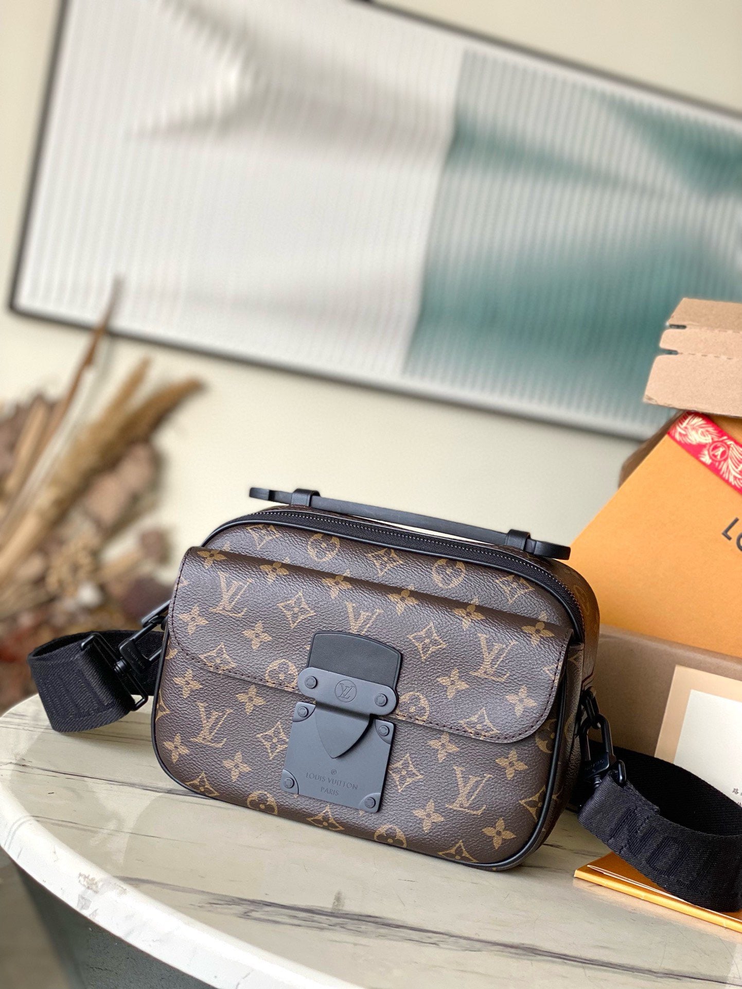 New  LOCK Men's Postman Bag