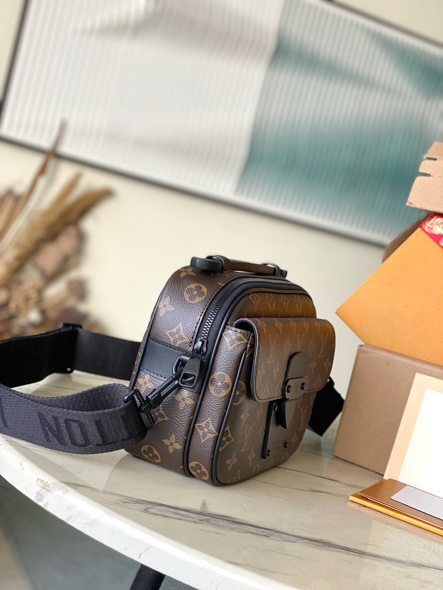 New  LOCK Men's Postman Bag