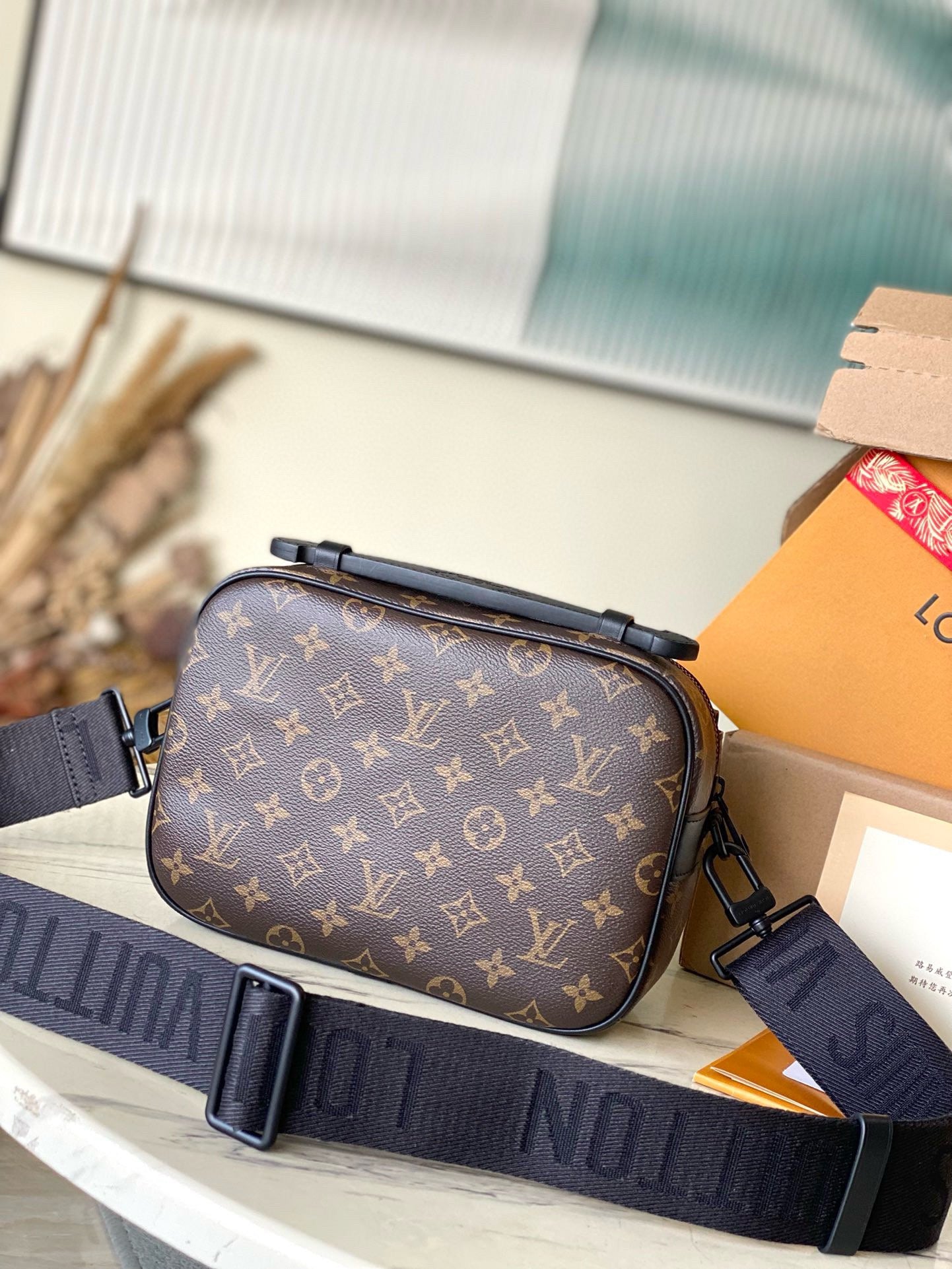 New  LOCK Men's Postman Bag