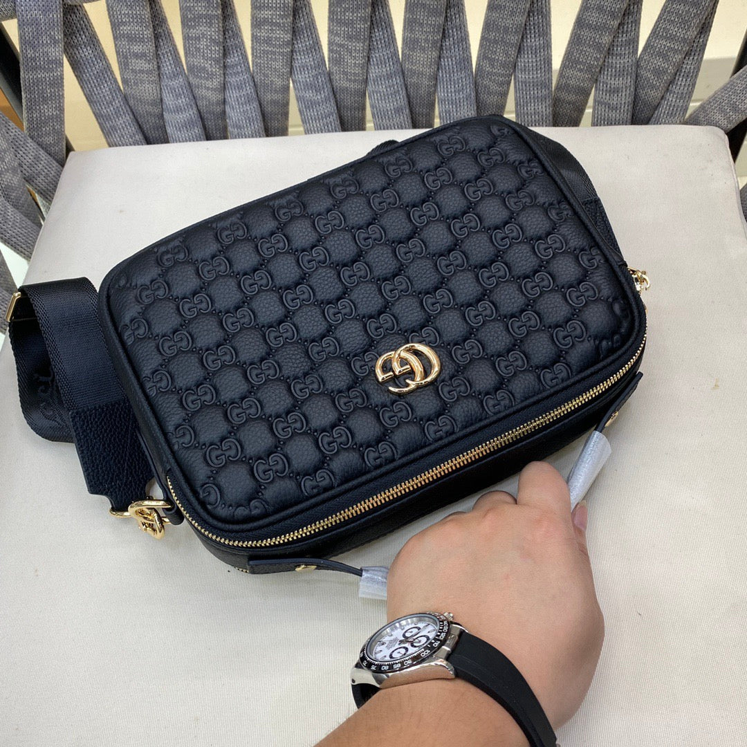 European and American high-quality new fashionable light luxury GG men's handbag, crossbody, armpit, single shoulder casual tote bag
