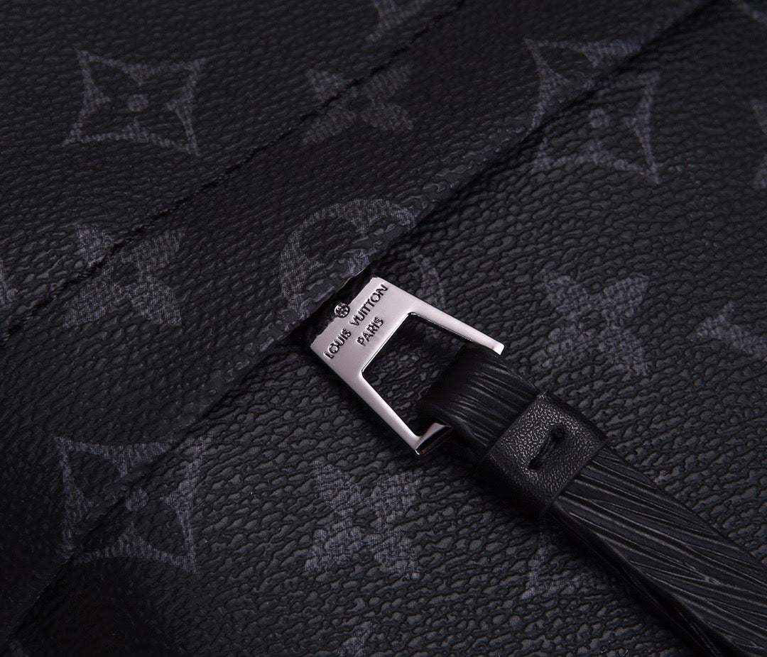 New Gaston labels men's mailman bag