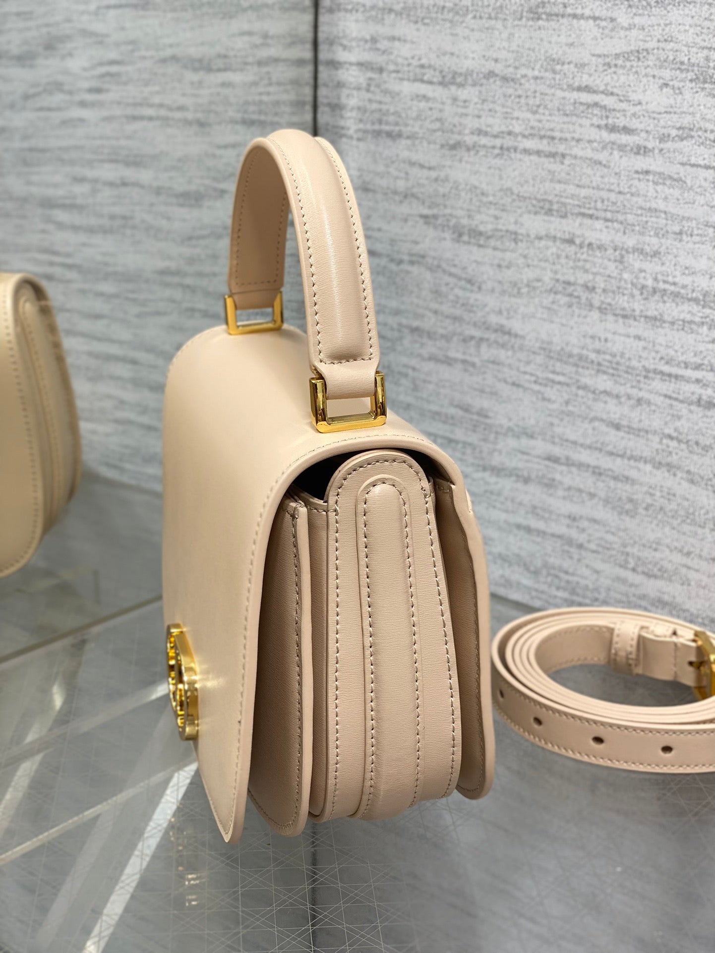 NEW Montaigne Avenue Fashion Trendy Women's Handheld Single Shoulder Crossbody Bag